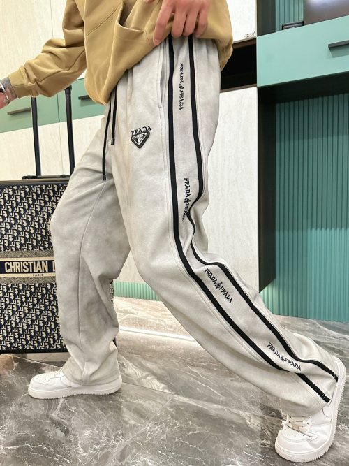 Prada 2025 Spring New Casual Pants Custom Fabric, Comfortable and Stylish 1 Prada 2025 Spring New Casual Pants Custom Fabric, Comfortable and Stylish