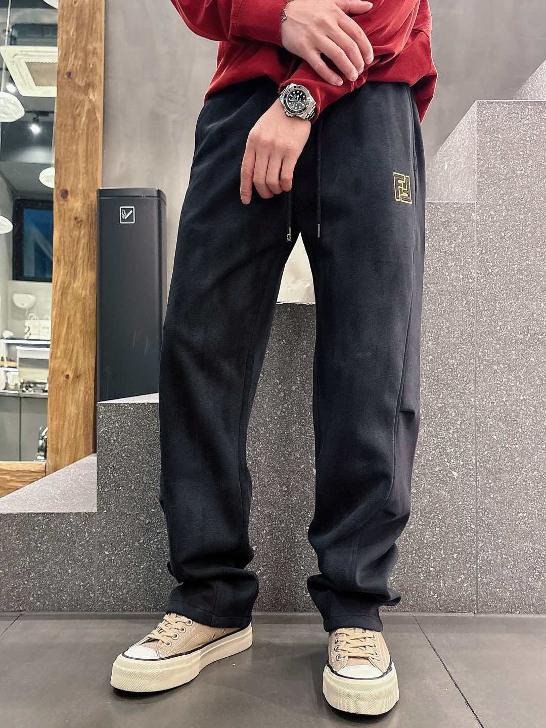 2025 Wendy New Spare Pants: Classic Logo Leisure Pants with Custom Fabrics - 图片 2