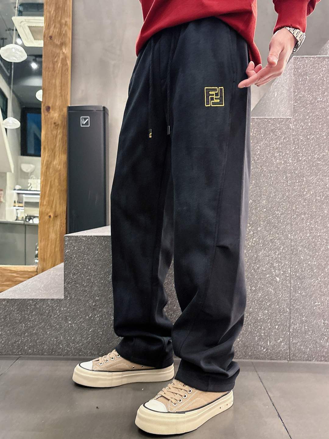 2025 Wendy New Spare Pants: Classic Logo Leisure Pants with Custom Fabrics - 图片 8