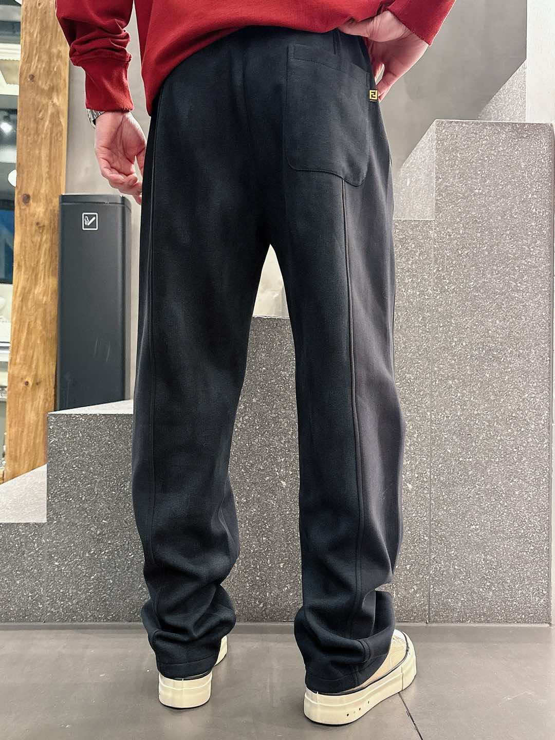 2025 Wendy New Spare Pants: Classic Logo Leisure Pants with Custom Fabrics - 图片 4