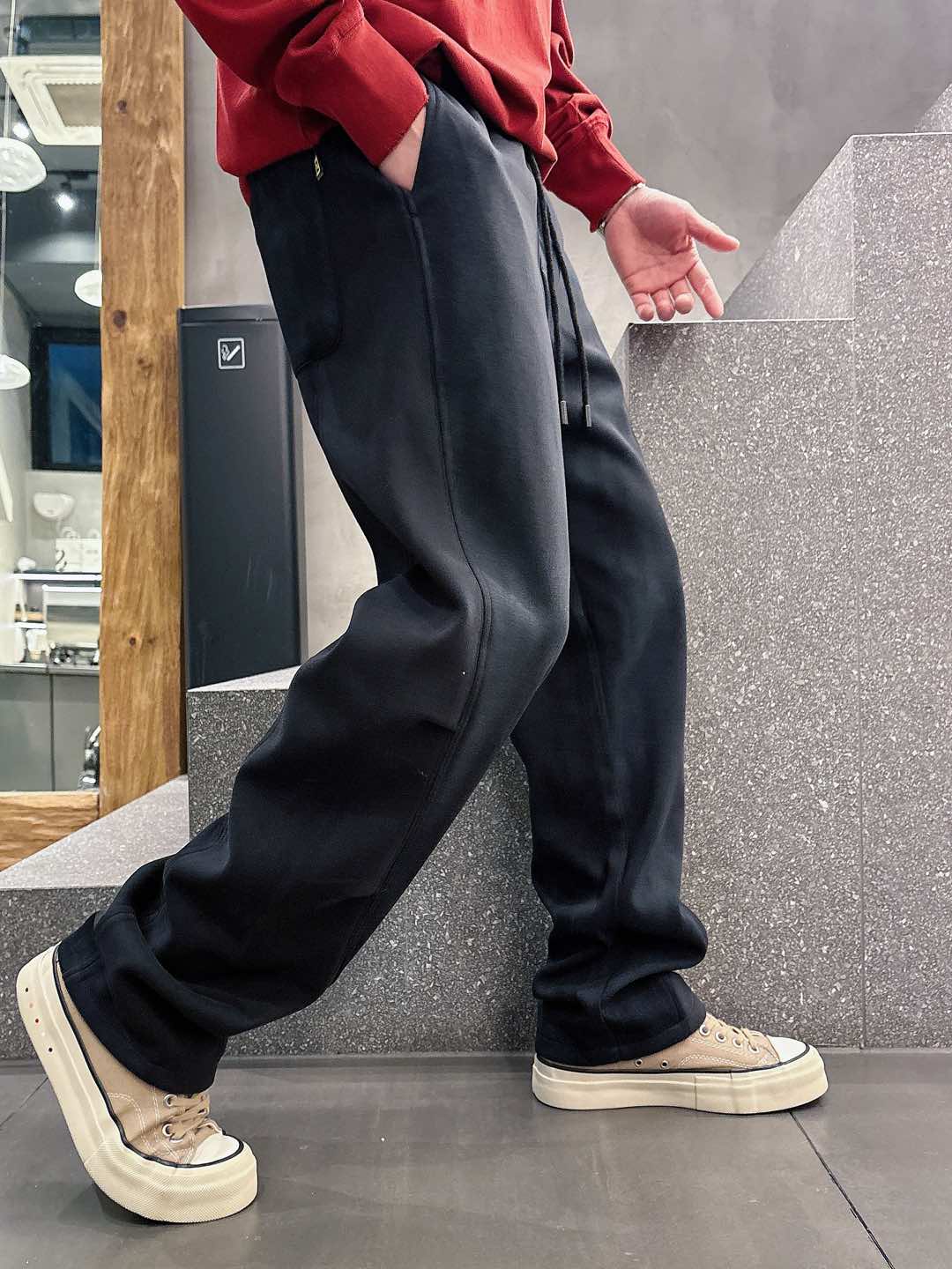 2025 Wendy New Spare Pants: Classic Logo Leisure Pants with Custom Fabrics - 图片 3
