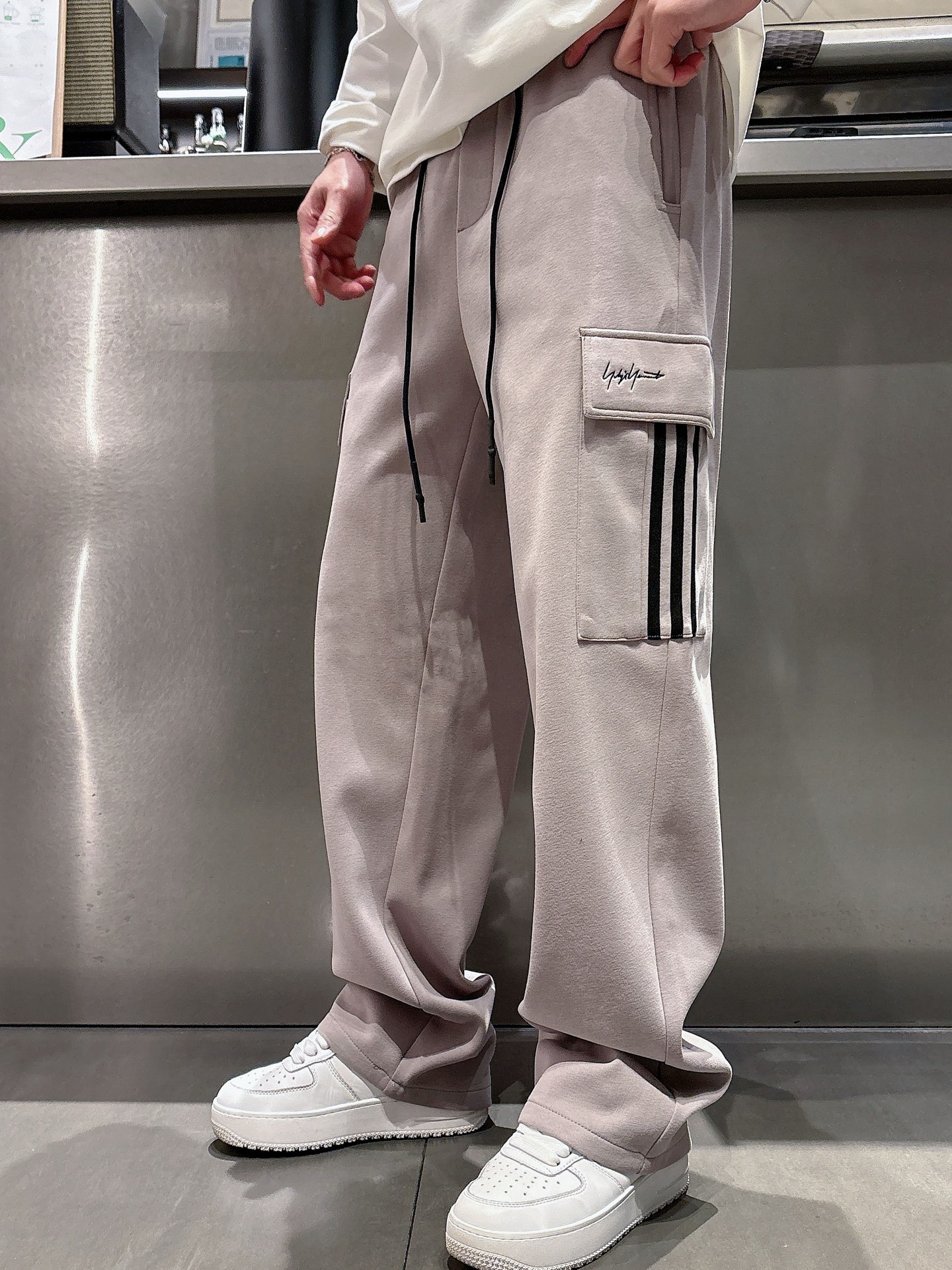 “2025 New Leisure Pants: Classic Logo, Custom Fabrics, Great Comfort. Sizes M-3XL.” - 图片 6