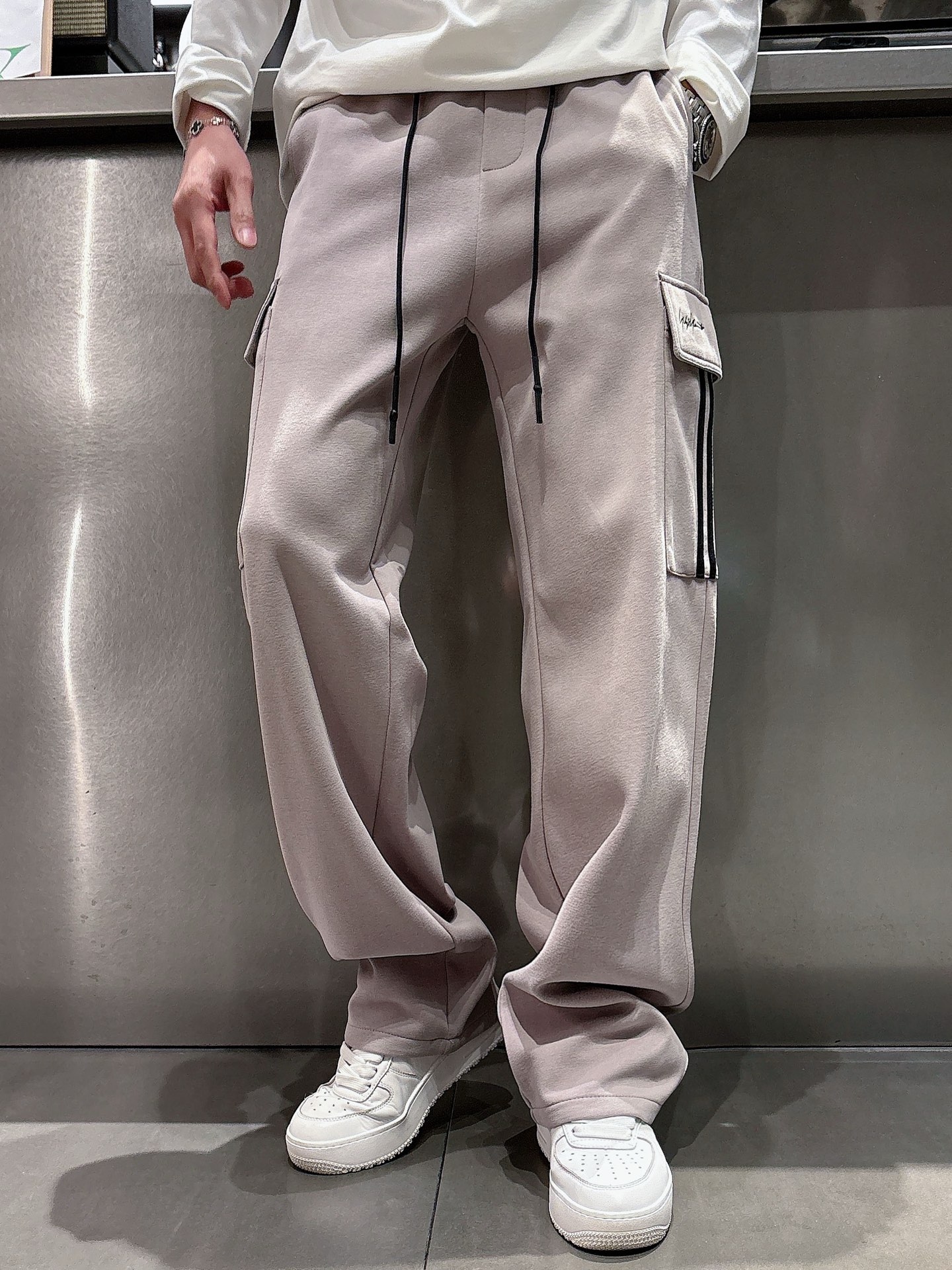 “2025 New Leisure Pants: Classic Logo, Custom Fabrics, Great Comfort. Sizes M-3XL.” - 图片 2