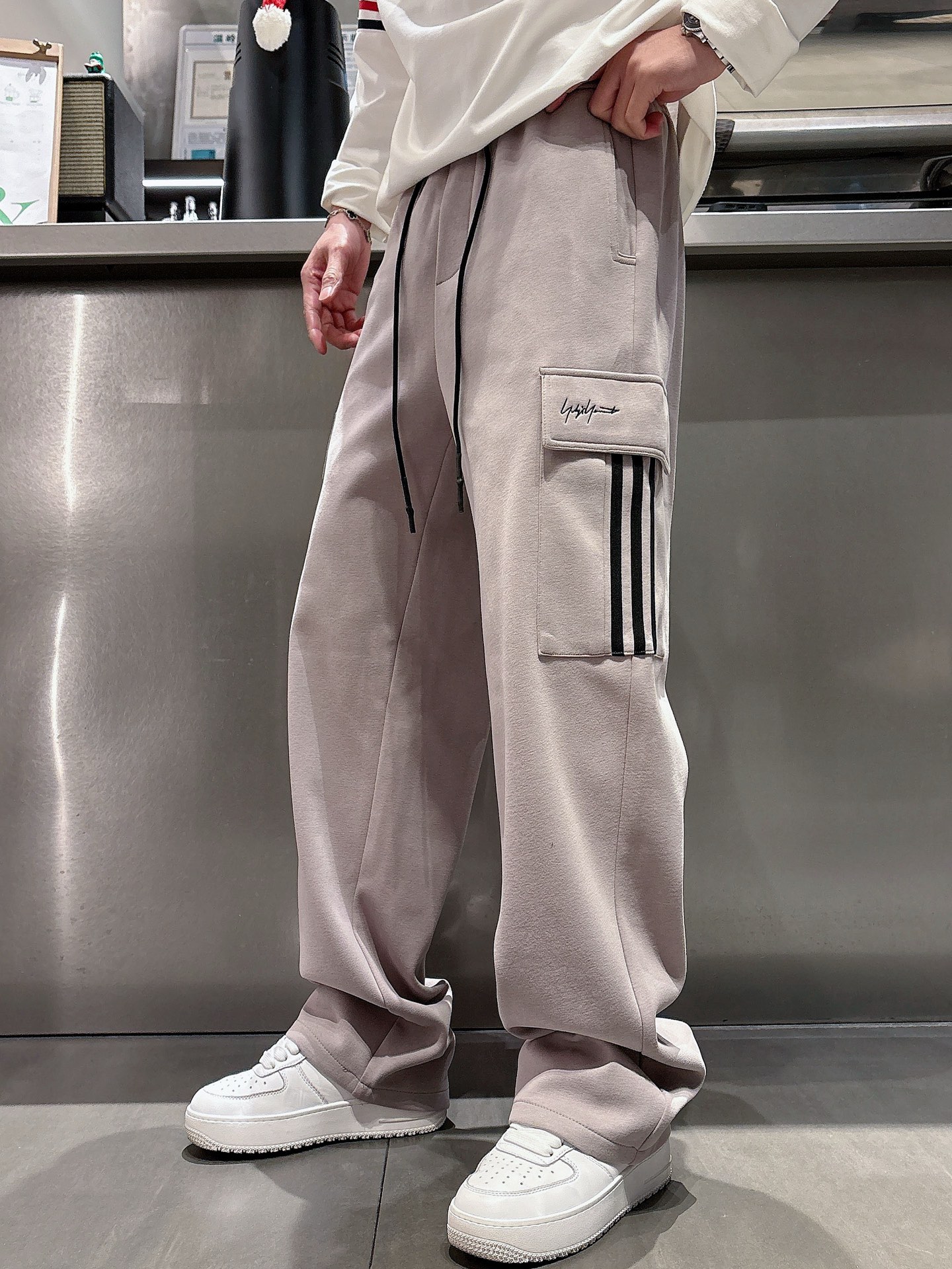“2025 New Leisure Pants: Classic Logo, Custom Fabrics, Great Comfort. Sizes M-3XL.” - 图片 8