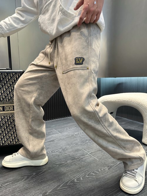 Louis Vuitton 2025 Lente Heren Casual Broek met Logo - Comfortabele Pasvorm 1 Louis Vuitton 2025 Lente Heren Casual Broek met Logo - Comfortabele Pasvorm