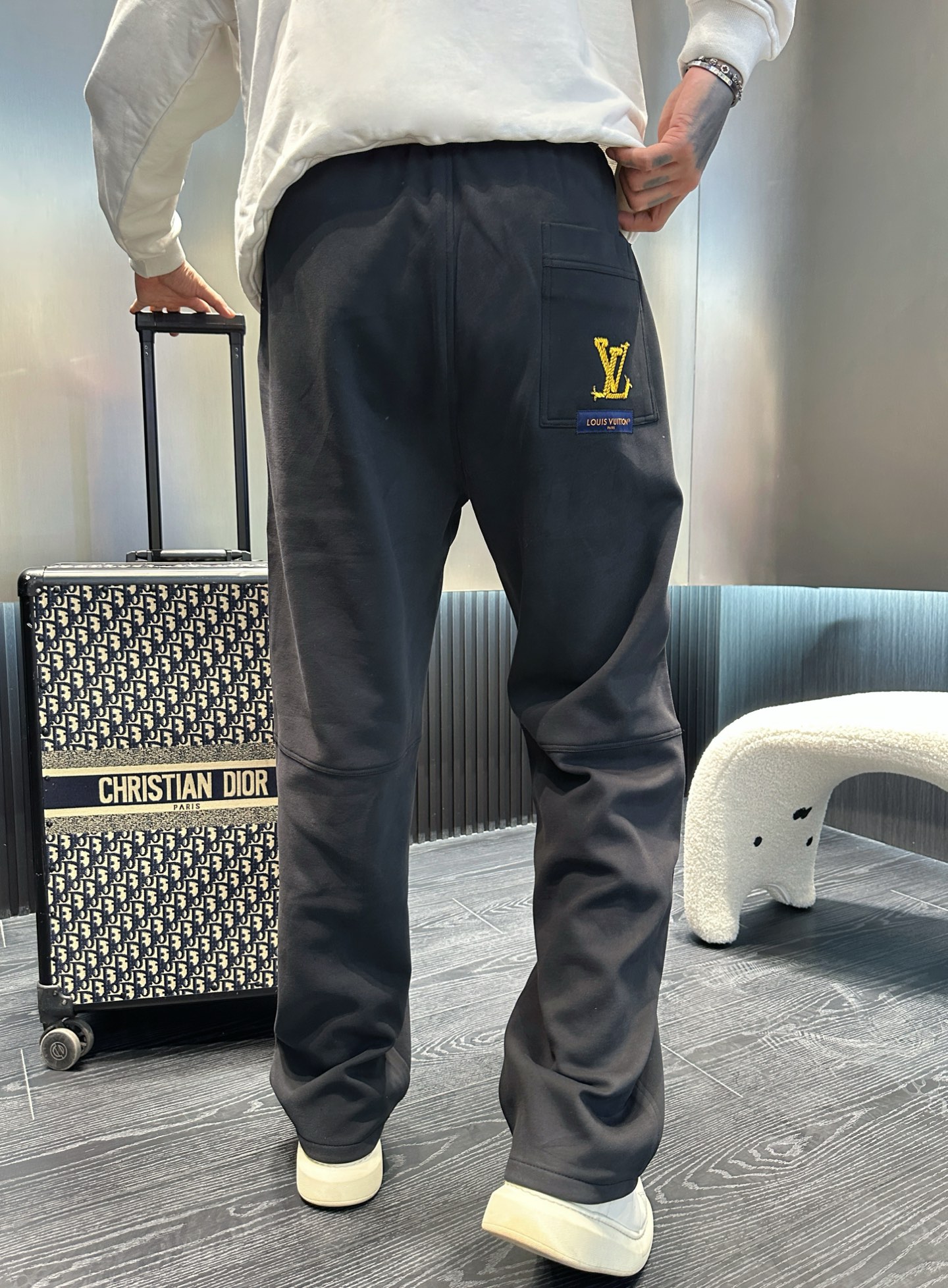 Louis Vuitton Men's 2025 Spring Collection Logo Lounge Pants 5 i1737357748571 3589 0 4