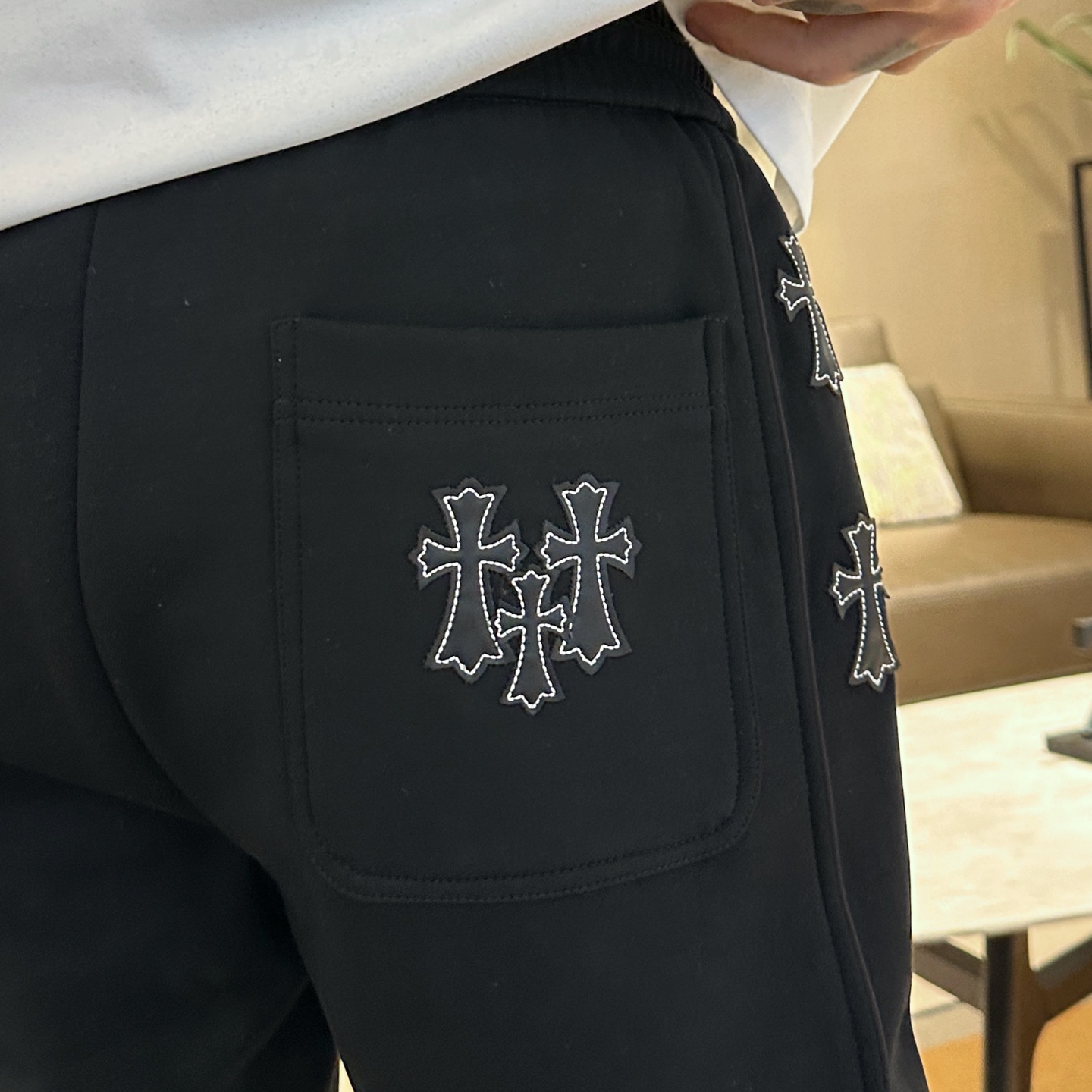   克罗心  顶级货品🐮 🆕2025春夏新款休闲裤！官网同步发售。品牌经典LOGO休闲裤 ，定制面料，舒