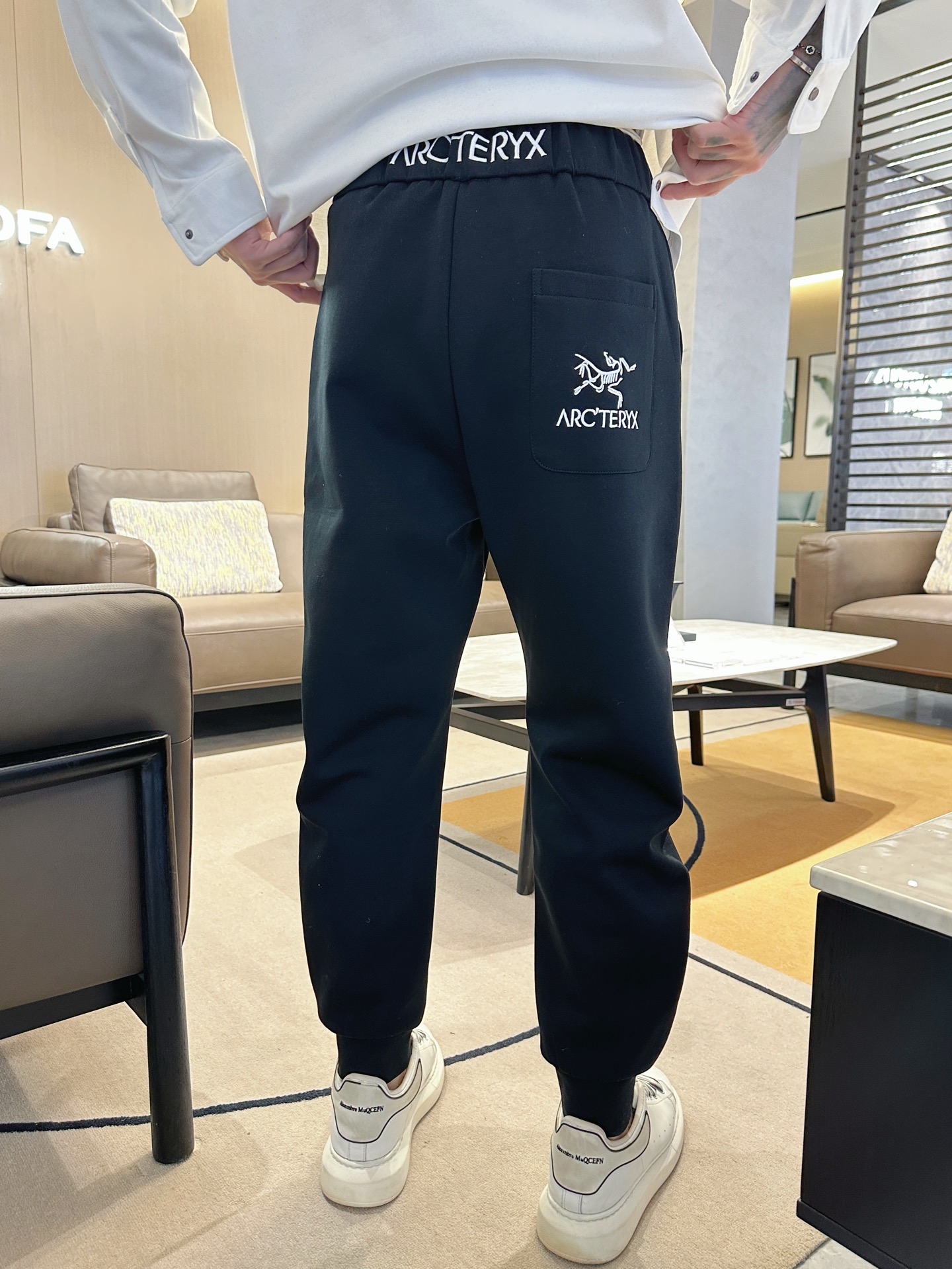   始祖鸟  顶级货品🐮 🆕2025春夏新款休闲裤！官网同步发售。品牌经典LOGO休闲裤 ，定制面料，舒