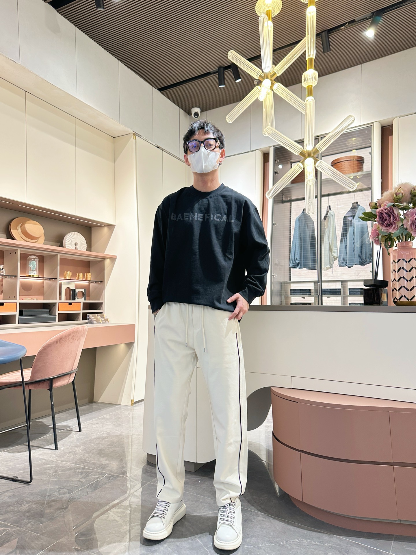   芬迪  顶级货品🐮🆕2025春夏新款休闲裤！官网同步发售。品牌经典LOGO休闲裤 ，定制面料，舒适度