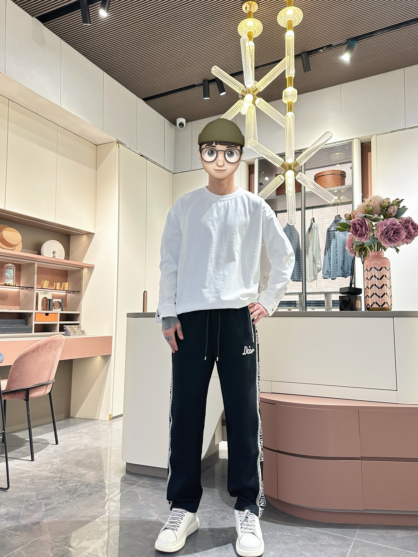   迪奥  顶级货品🐮🆕2025春夏新款休闲裤！官网同步发售。品牌经典LOGO休闲裤 ，定制面料，舒适度