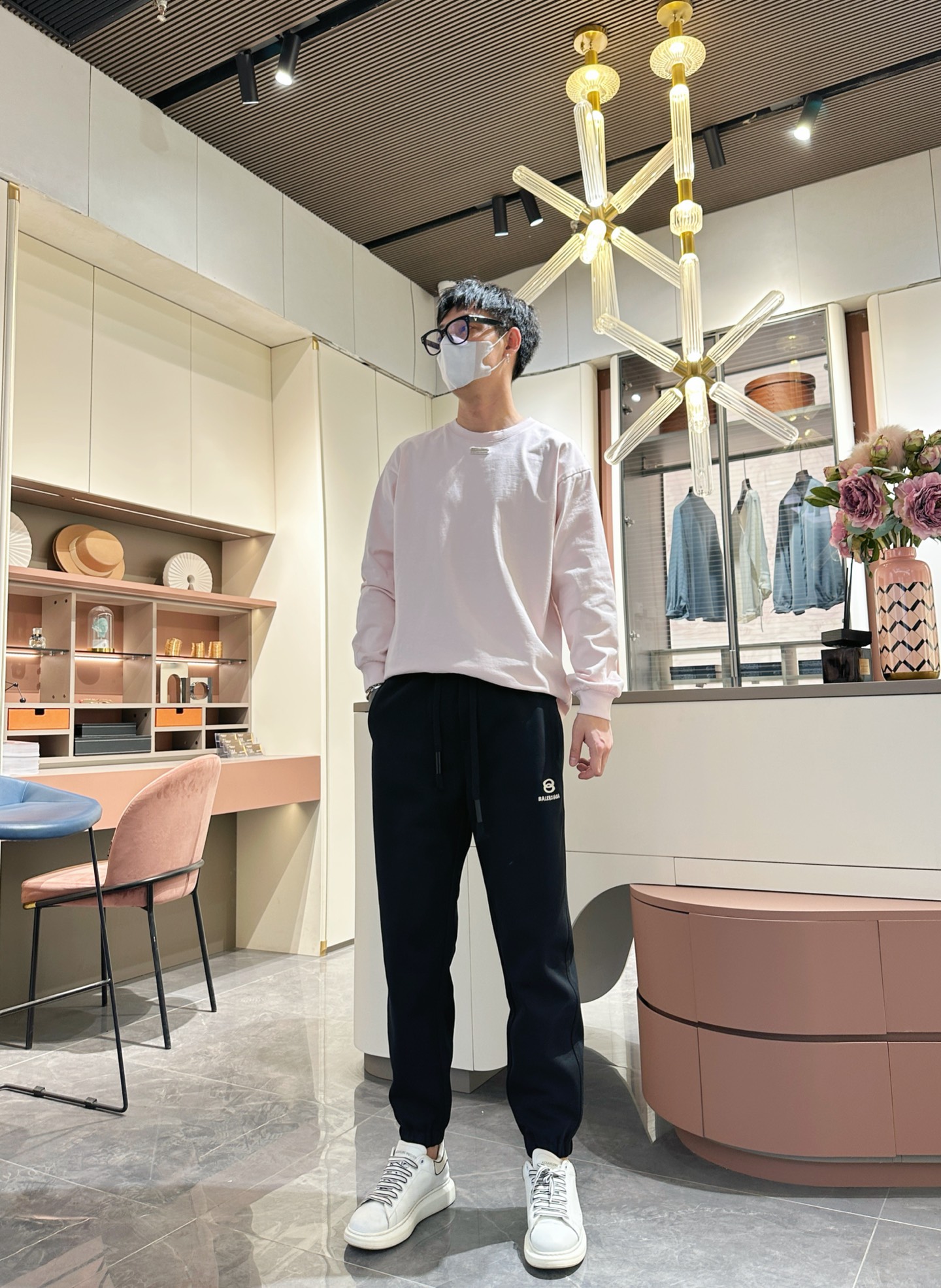   巴黎世家  顶级货品🐮🆕2025春夏新款休闲裤！官网同步发售。品牌经典LOGO休闲裤 ，定制面料，舒