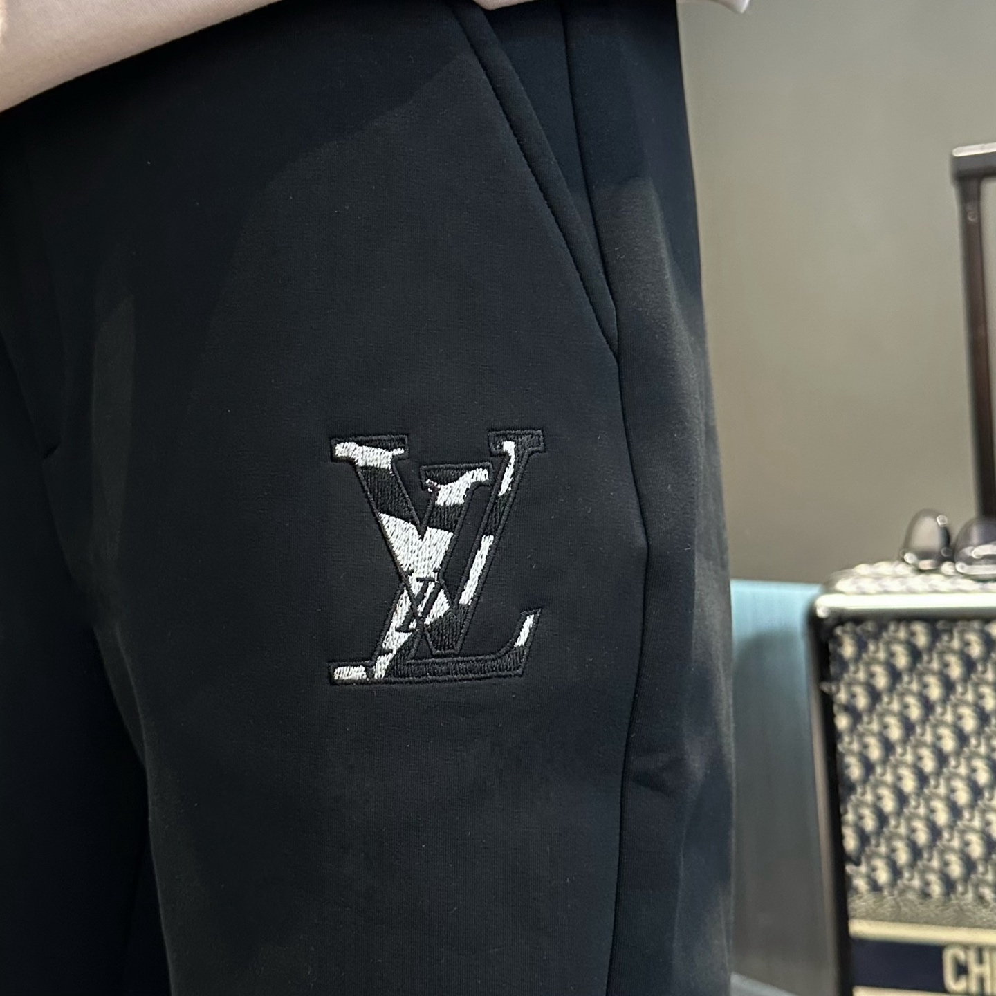 Louis Vuitton Men's Black Logo Embroidered Casual Pants Trousers 8 i1737955313594 2253 0 7