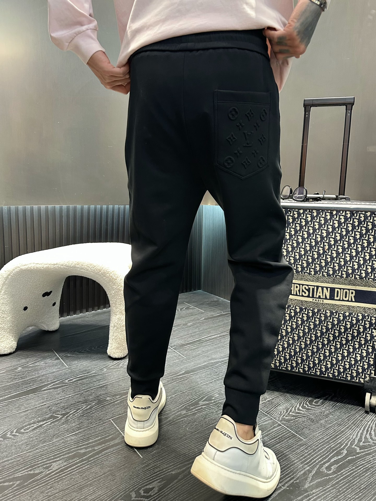 Louis Vuitton Men's Black Logo Embroidered Casual Pants Trousers 5 i1737955314669 6169 0 5