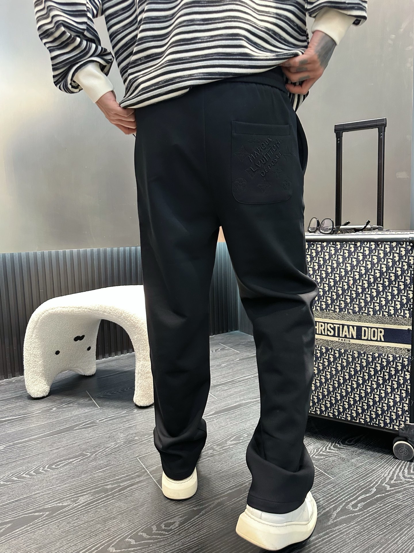 Louis Vuitton Men's Black Casual Pants with Classic Logo, Spring 2025 5 i1737965633309 6242 0 4