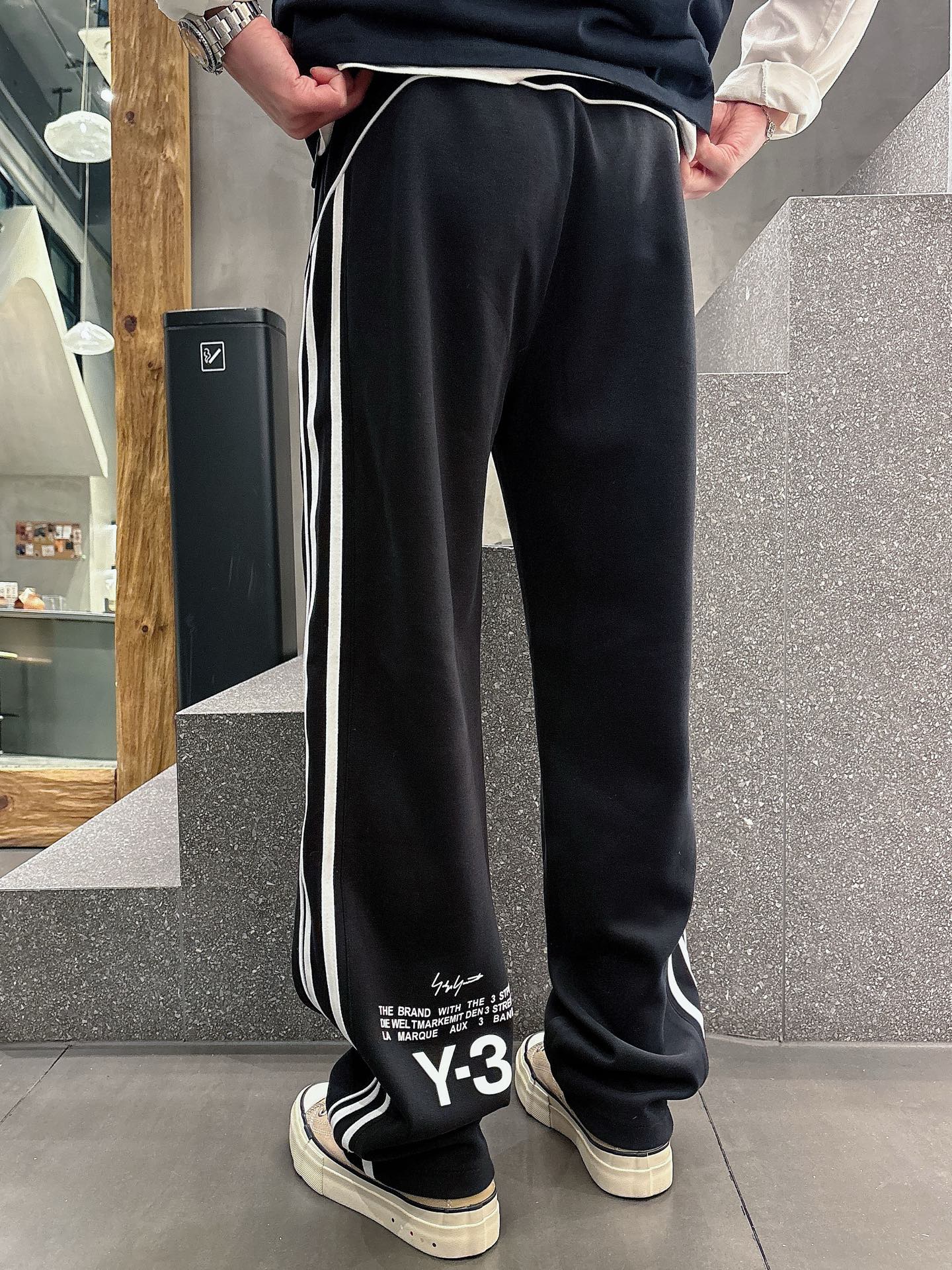 “New 2025 Classic Logo Leisure Pants: Custom Fabrics, Great Comfort, Highly Visible” - 图片 9