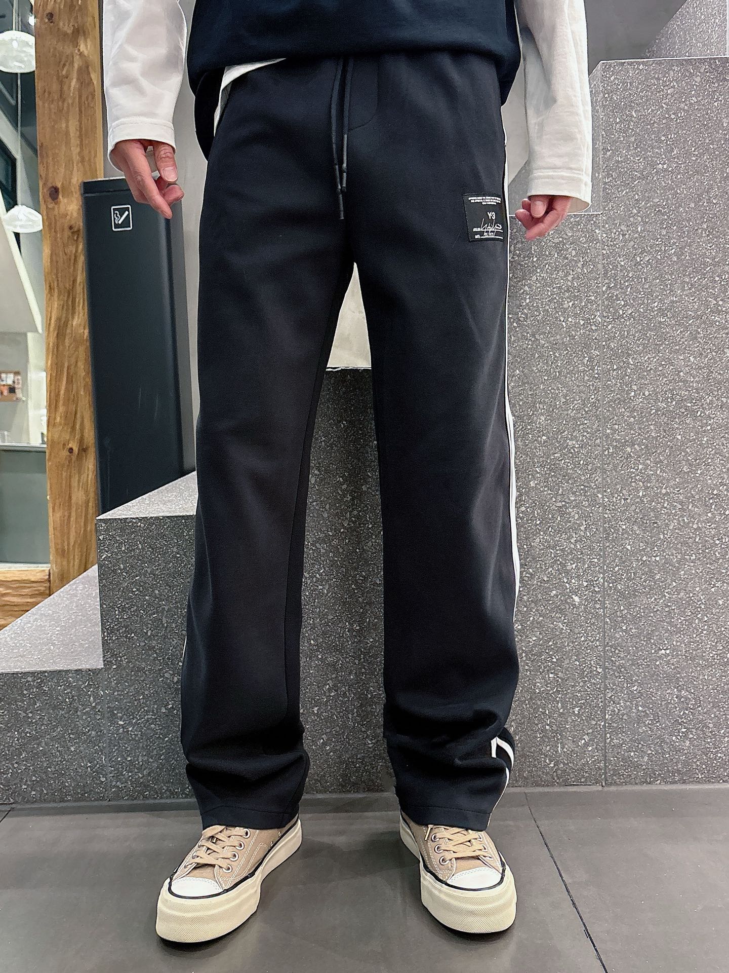 “New 2025 Classic Logo Leisure Pants: Custom Fabrics, Great Comfort, Highly Visible” - 图片 6