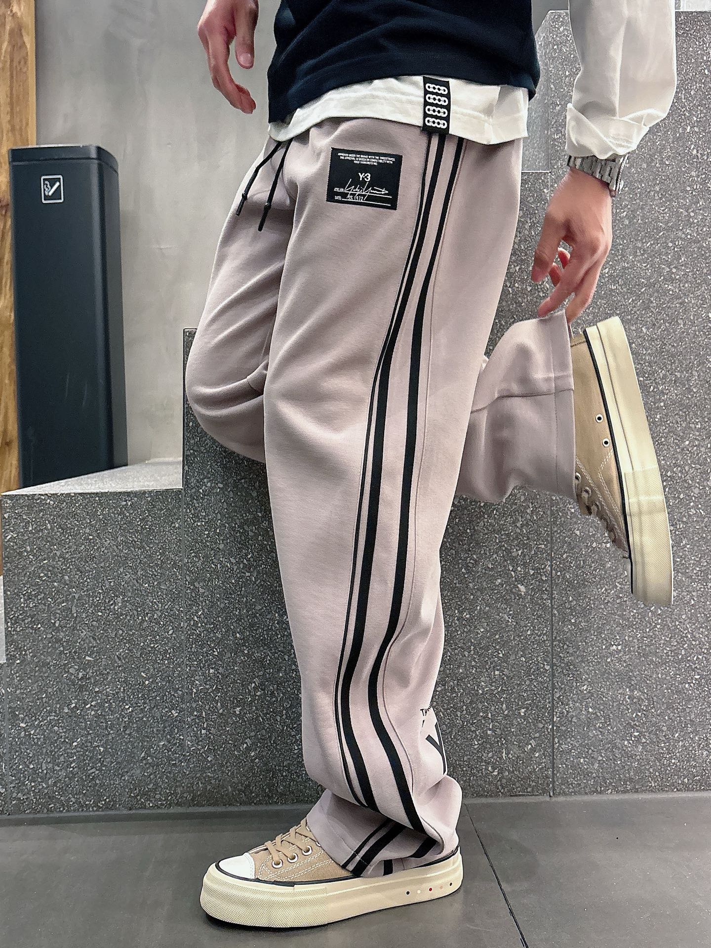 “2025 New Classic Logo Leisure Pants: Custom Fabrics, Great Comfort, Highly Visible” - 图片 6