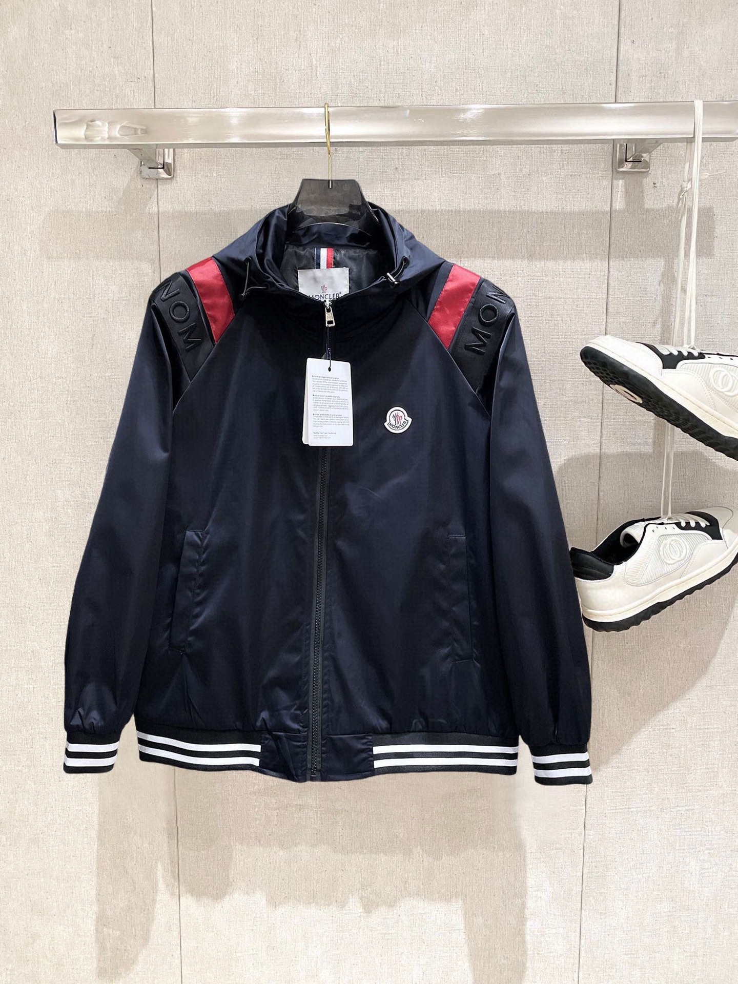 _dUX9sumCrWVCEEiIsxxlez2CcqFh04CftbvJnfQ