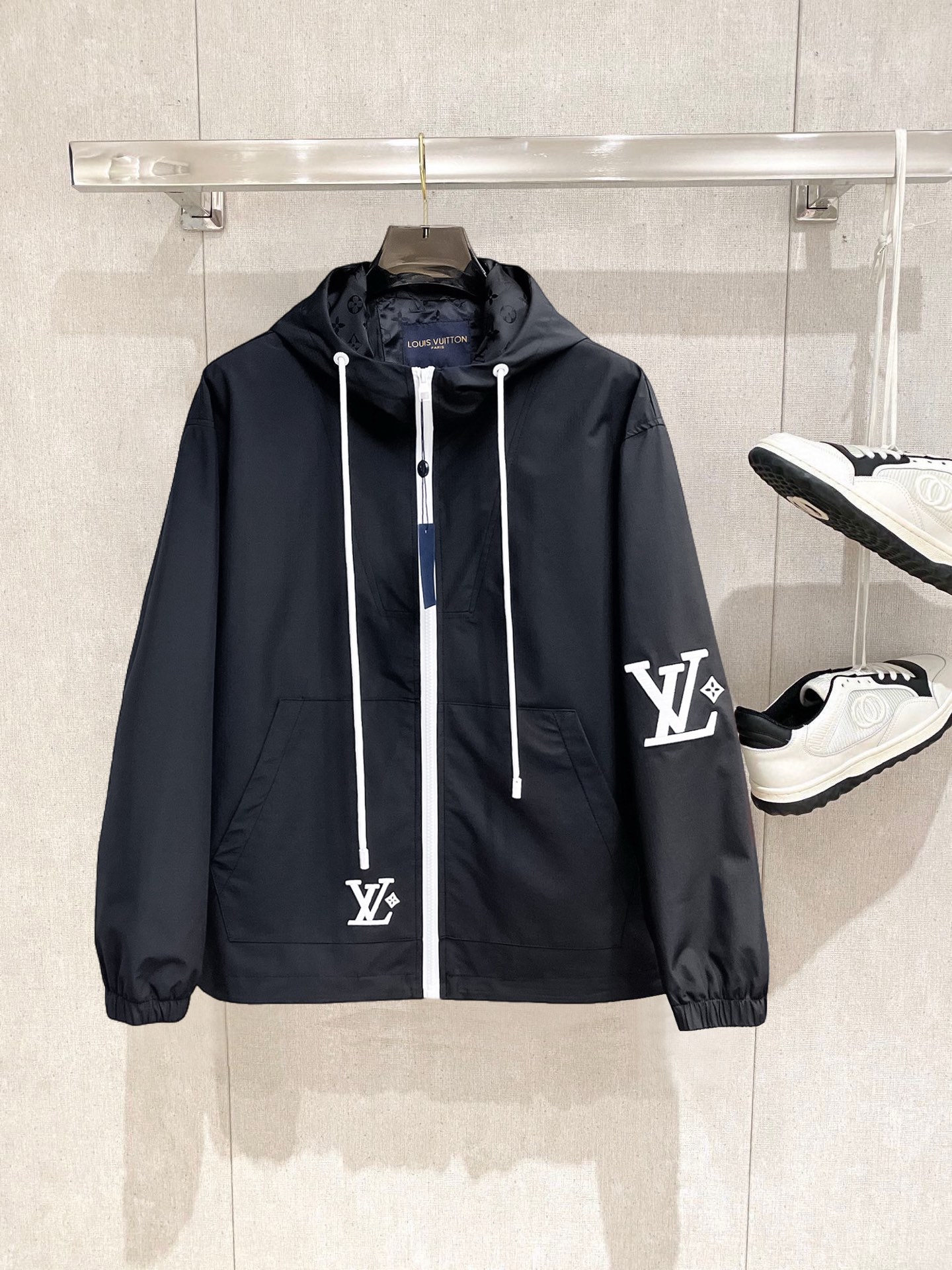 _dBA9si6kmoz6kow_kdCVYjRb3CJYmC3mM3_79CQ