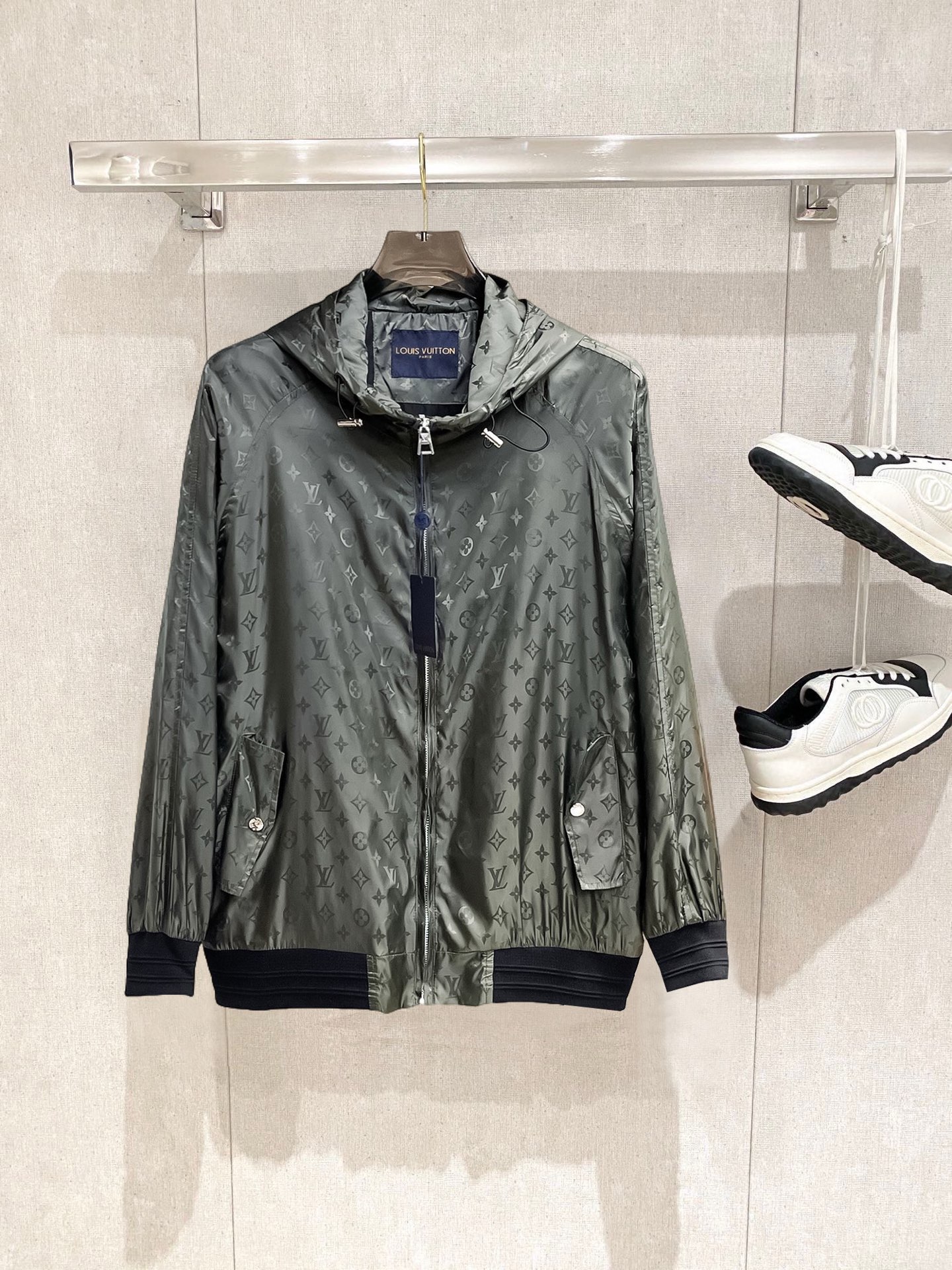 _dt59sS7mKSTBK744VZGE_51ernuBoyLMbhIzbTQ