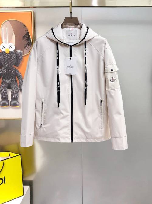 Moncler Herenjack Lente 2025 - Comfortabel, Ademend en Stijlvol - Maat M tot 3XL 1 Moncler Herenjack Lente 2025 - Comfortabel, Ademend en Stijlvol - Maat M tot 3XL