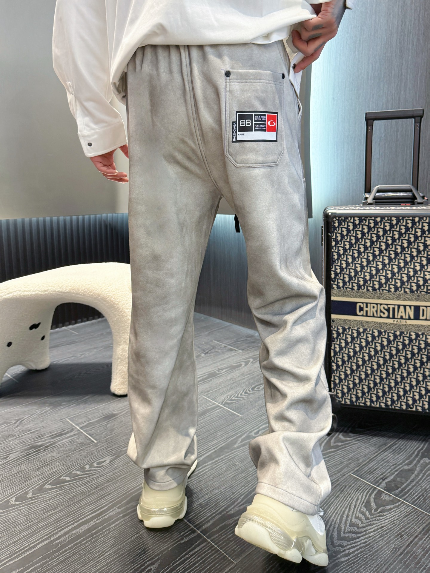 Balenciaga Men's Classic Logo Sweatpants 2025 Spring Collection - Comfortable Fit 5 i1740043984100 8798 0 4