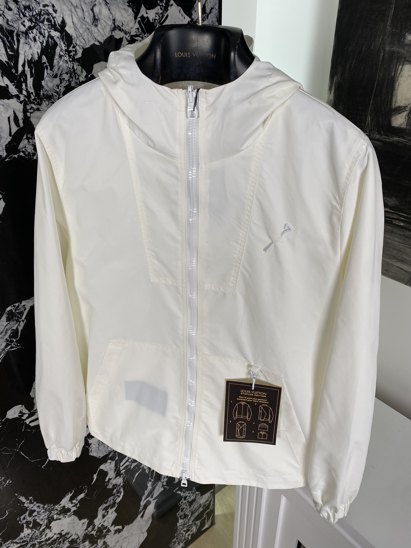 Louis Vuitton 2025SS Lightweight Hooded Jacket - Breathable & Comfortable 7 i1741080396584 8329 0 5