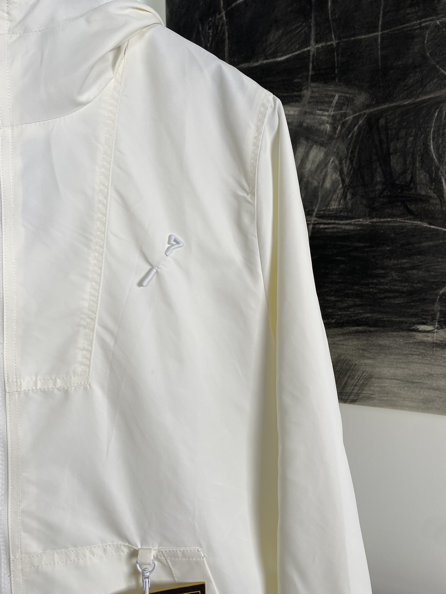Louis Vuitton 2025SS Lightweight Hooded Jacket - Breathable & Comfortable 5 i1741080396584 9144 0 3