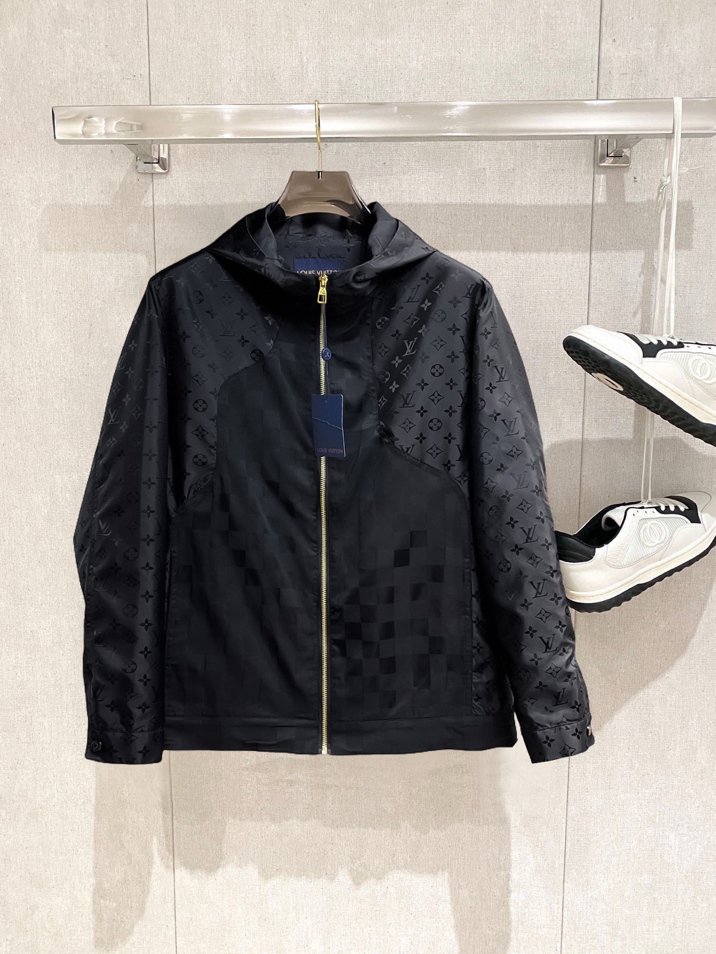 _dps9sh9kn0XLHvtp1mznBOsBp1tJR95LcAZQX8Q