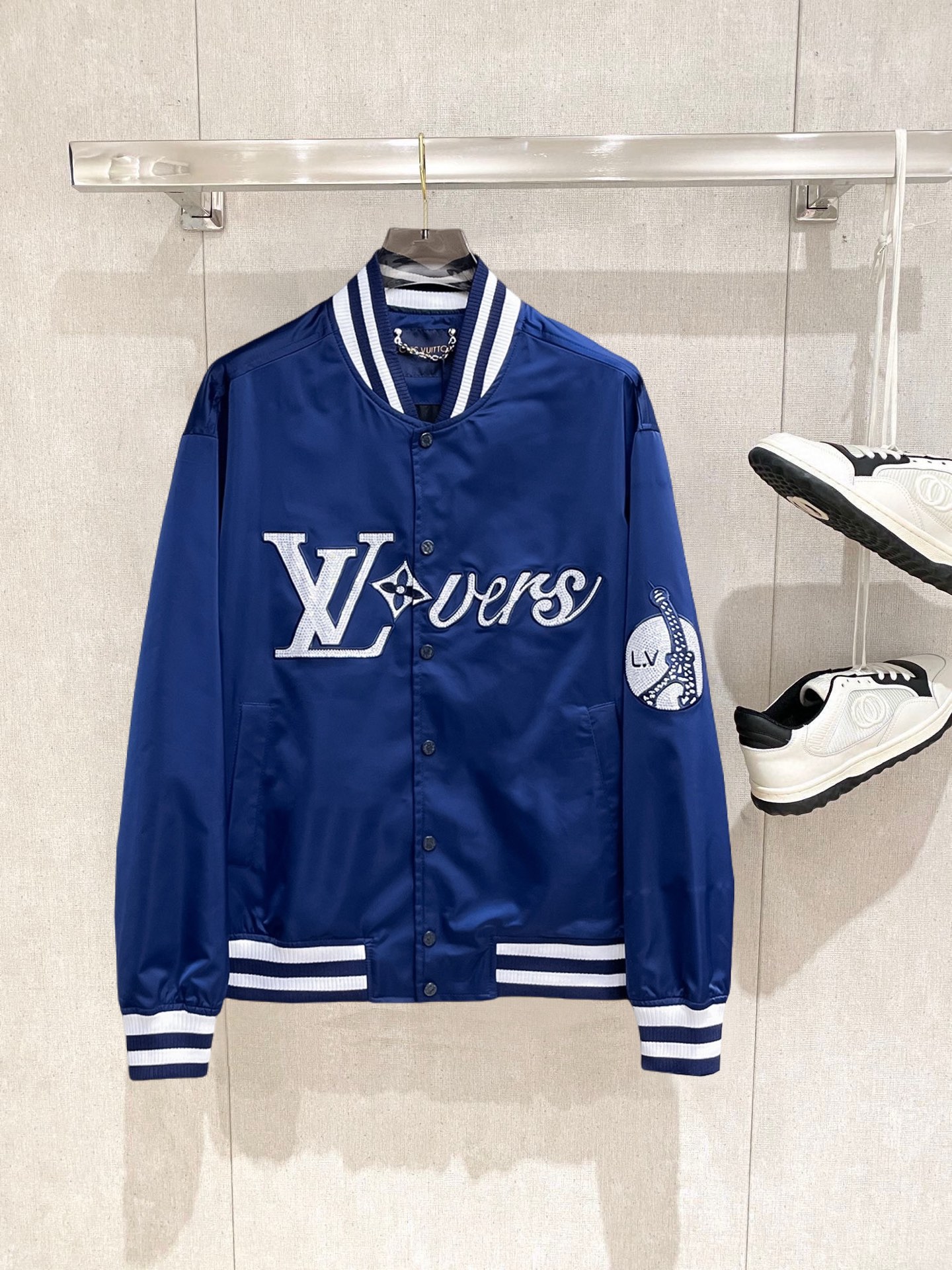 _ddH9sj3UZRkFJat_3U6vXBRXQQaW4w-fcfZj5Ww