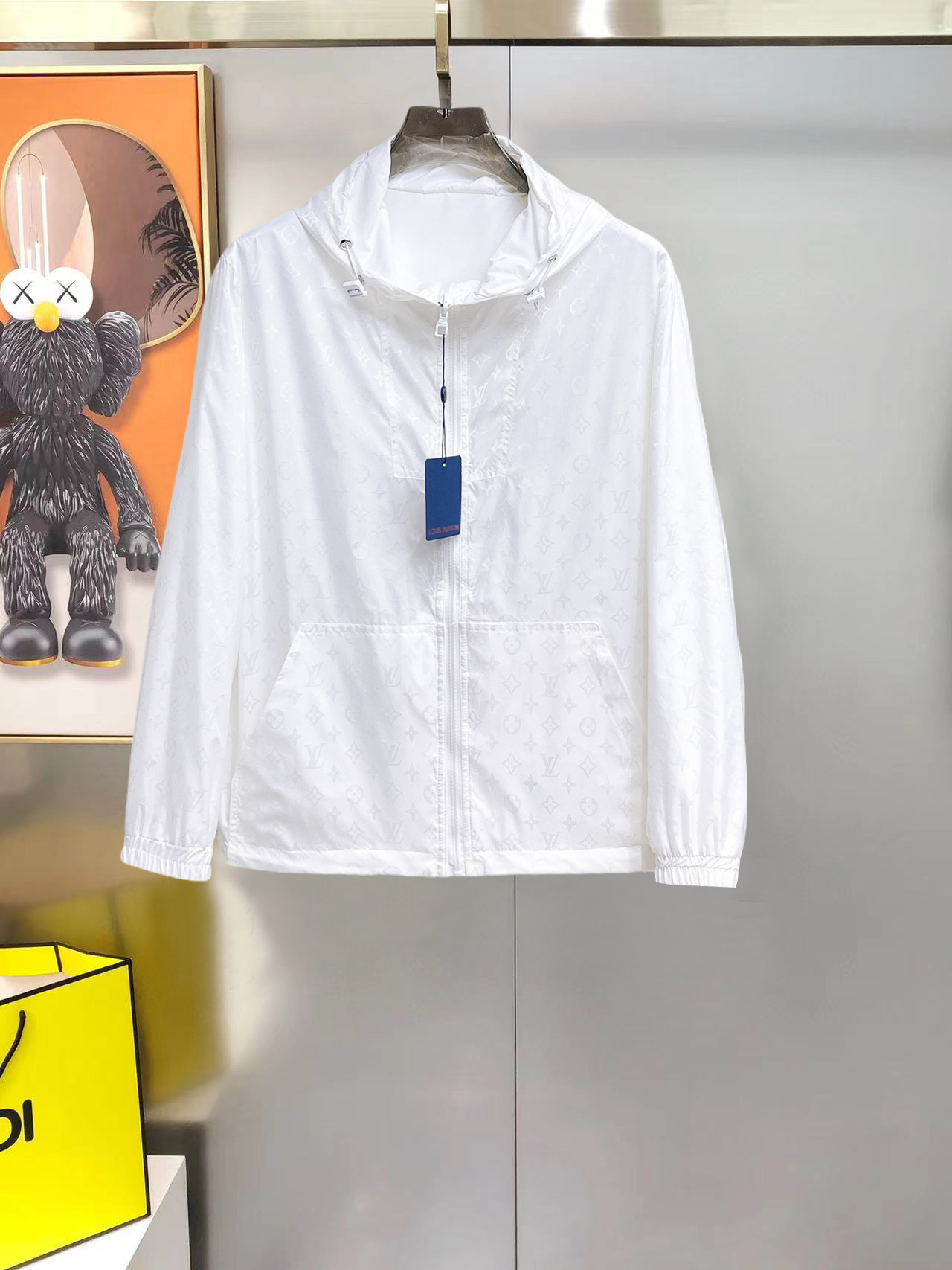 NO:514901,The same model on the official website of LV, complete three standards, released in advance. 2025ss Spring new men's jacket, original three standards, high-end version. Customized counter fabrics, breathable and comfortable, impeccable details, brand elements design concept, reflect high quality. The feel is delicate and soft, presents casual cut, and the upper body style is superb. Number of sizes M~3XL,,,louis vuitton, jackets & coats, jackets & coats, alexander wang19860909LV 官网同款,三标齐全,提前发售 2025ss春季新款男士夹克外套,原单三标齐全高端版本 专柜定制面料 透气舒适度高,细节无可挑剔,品牌元素设计理念,体现高品质.手感细腻柔软 呈现休闲裁剪,上身版型超赞 码数M～3XL,,,louis vuitton,jackets & coats,jackets & coats,alexander wang,Men's clothing