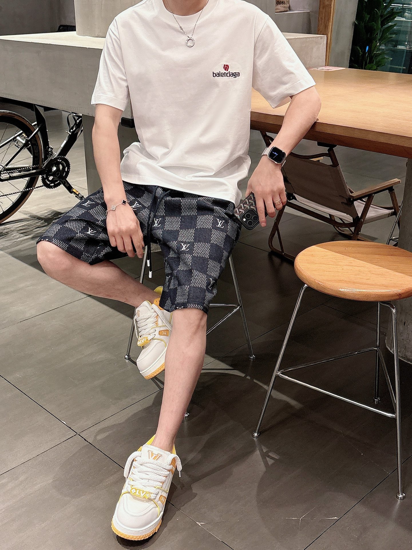 LV  三标齐全    2026夏季新款男士休闲短裤，高级定制面料透气面料 透气弹力舒适度极高，细节无可