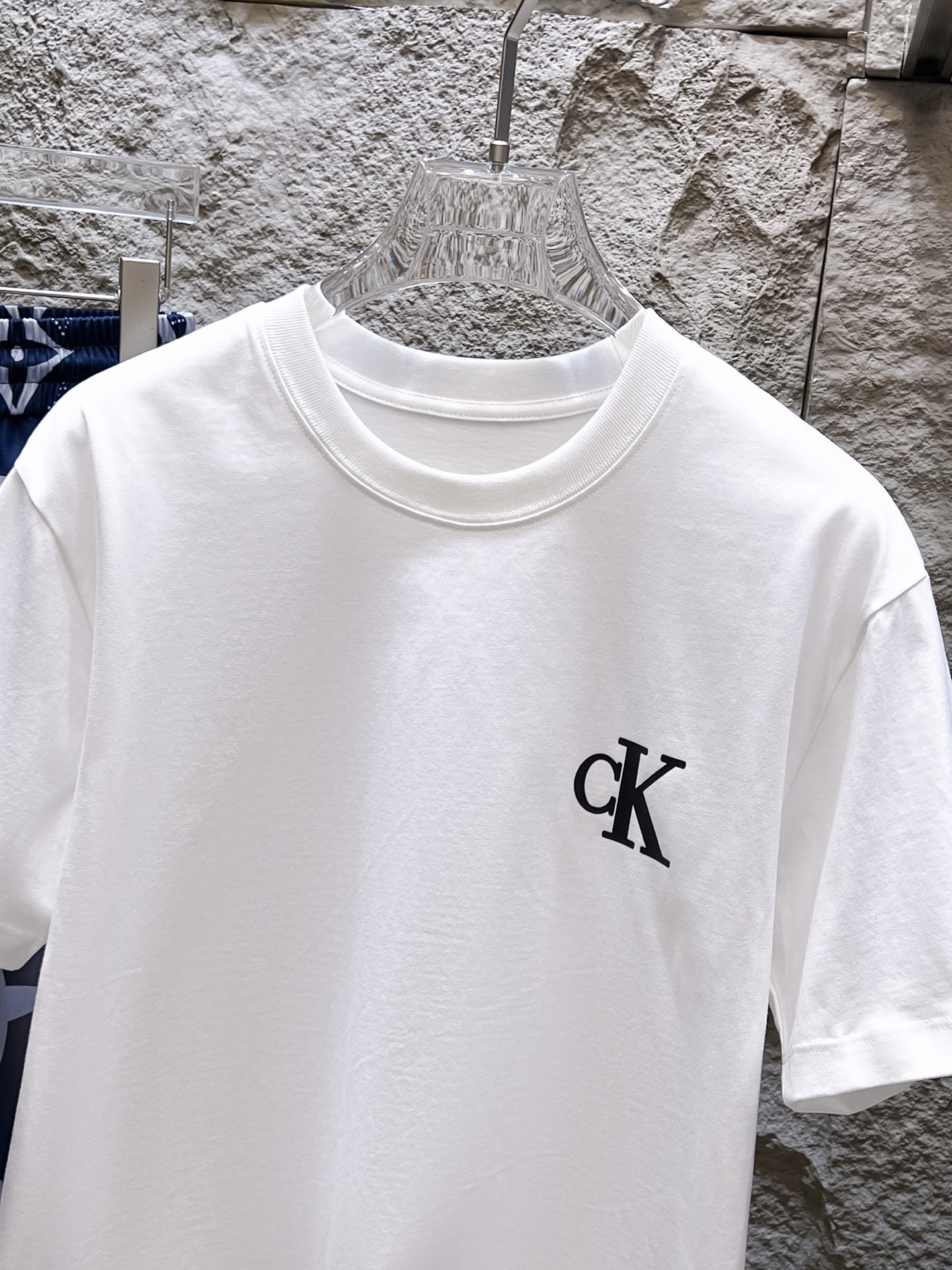 “New Summer T-Shirts with Original Design and High Quality Fabric in Various Sizes” - 图片 3
