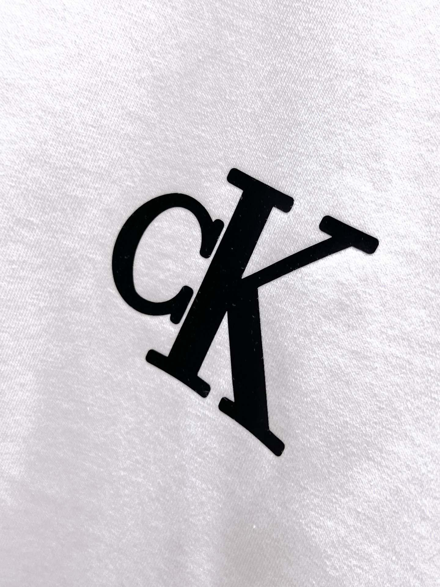 “New Summer T-Shirts with Original Design and High Quality Fabric in Various Sizes” - 图片 4