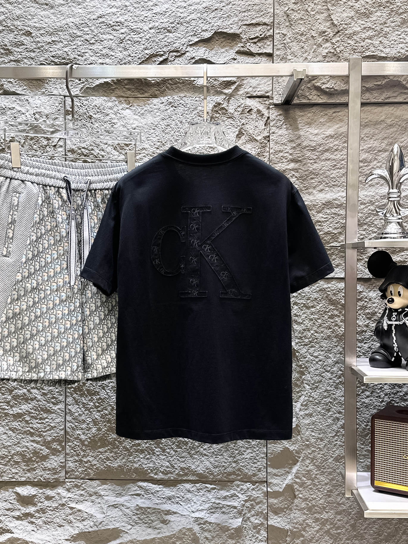 “New Summer T-Shirts with Original Fabric Technology and Custom Hardware” - 图片 2