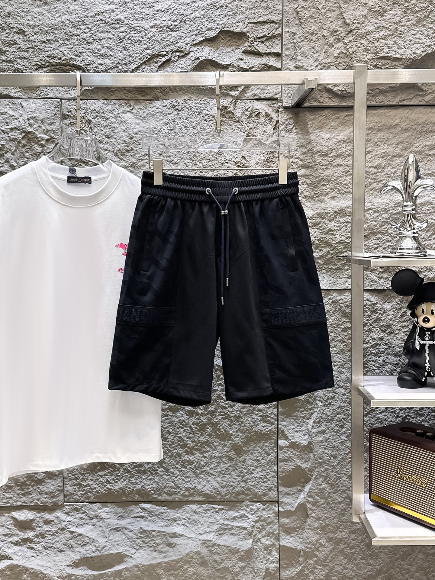 NO:775039,Dior's 2026 new summer men's casual shorts with three complete standards, advanced custom-made breathable fabrics, extremely breathable, elastic and comfortable, impeccable details, top-grade accessories, original logo design concept, delicate and soft feel!  The upper body fit is awesome!  For sizes M-XXXL, please state your height and weight when ordering, dior, shorts,19860909迪奥 三标齐全 2026夏季新款男士休闲短裤,高级定制面料透气面料 透气弹力舒适度极高,细节无可挑剔,顶级辅料配备,原版logo设计理念,手感细腻柔软！上身版型超赞！尺码M-XXXL下单报身高体重,,dior,shorts,,Men's clothing