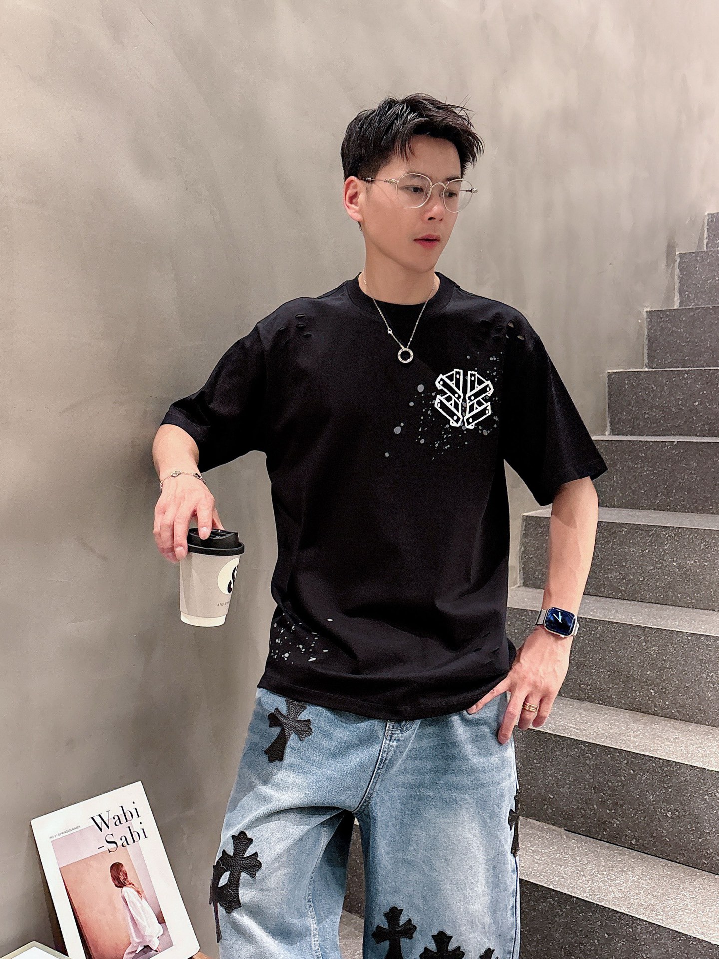   巴黎世家  三标齐全。 2025夏季新款最新品短袖T恤，专柜同步有售，原单狠货，时尚进口原版科技面