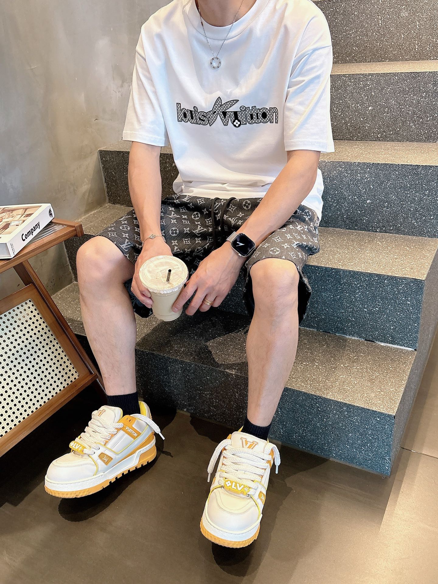 LV  三标齐全    2026夏季新款男士休闲短裤，高级定制面料透气面料 透气弹力舒适度极高，细节无可
