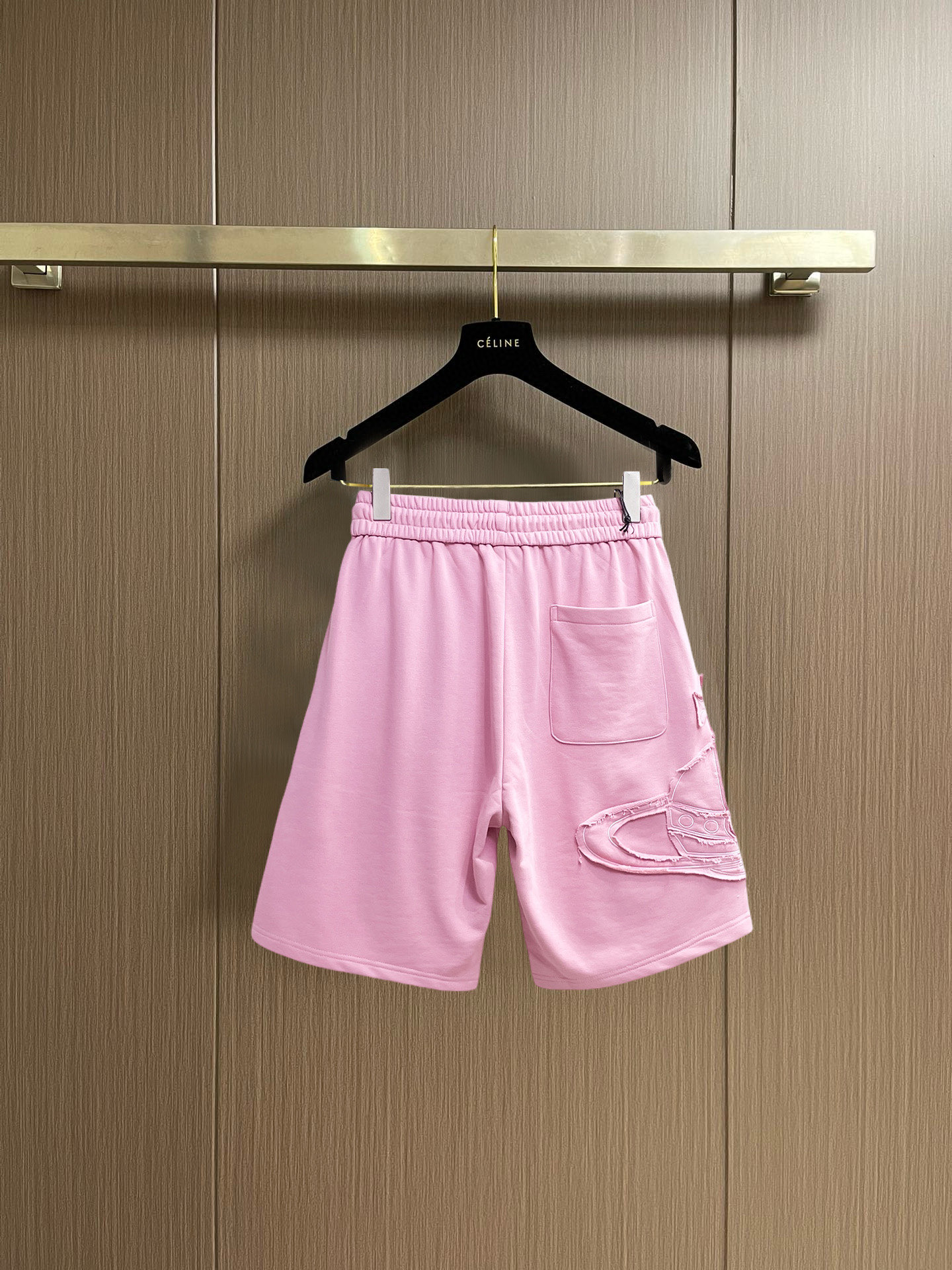 “Men’s Leisure Shorts: Queen of the West Sea, High-Comfort Fabrics, Impeccable Details” - 图片 2