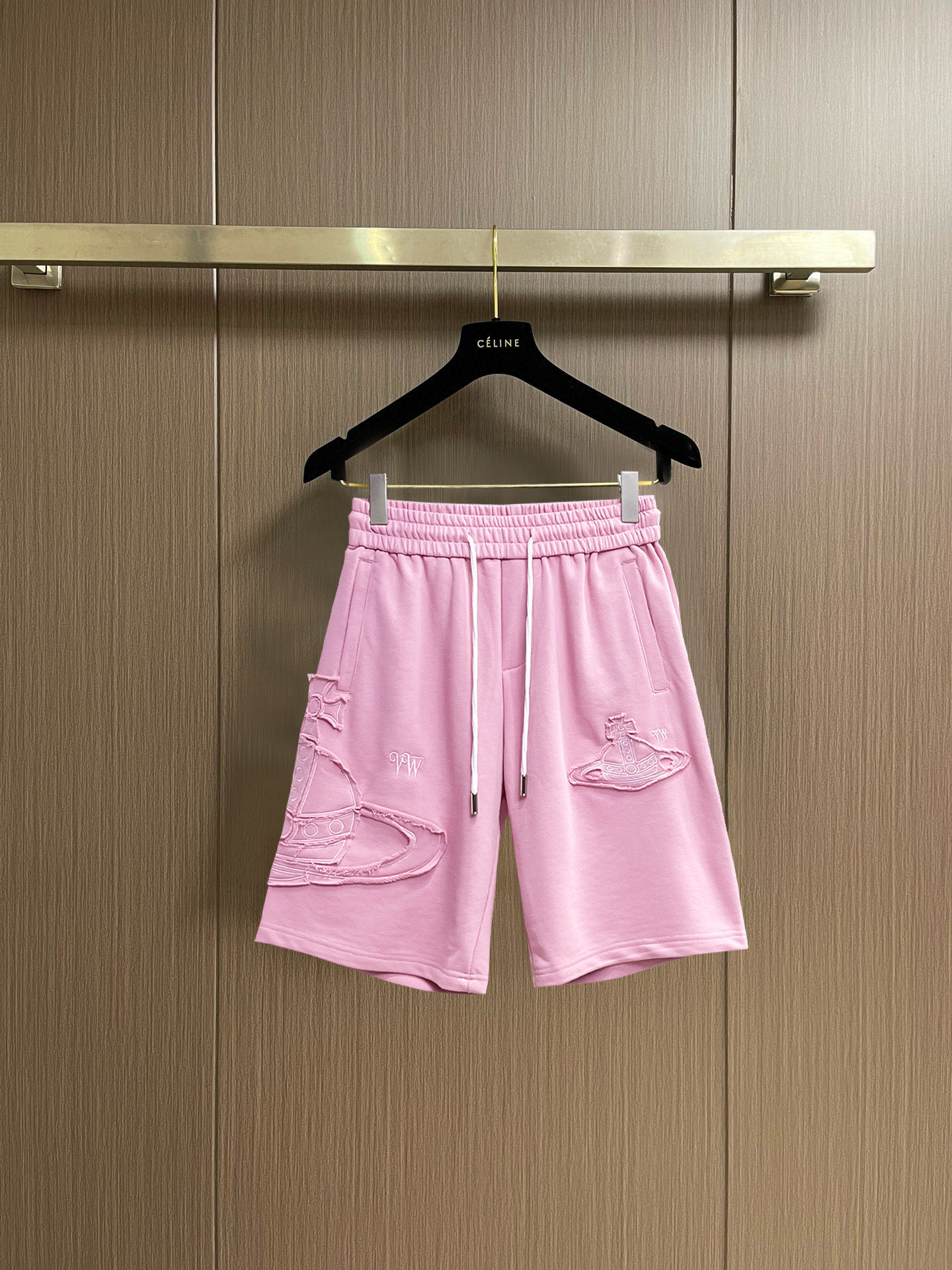 “Men’s Leisure Shorts: Queen of the West Sea, High-Comfort Fabrics, Impeccable Details” - 图片 1
