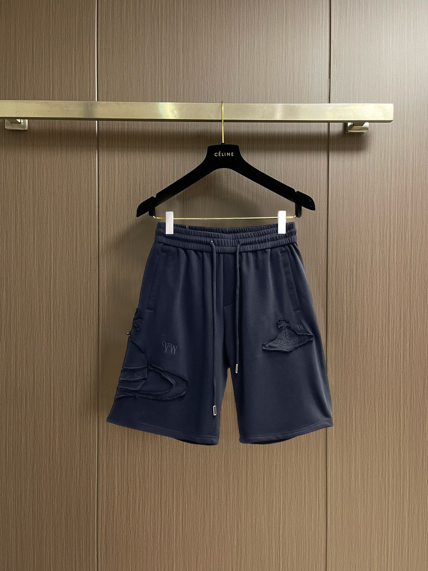 “High-Comfort Men’s Leisure Shorts with Impeccable Details and Original Logo Design”
