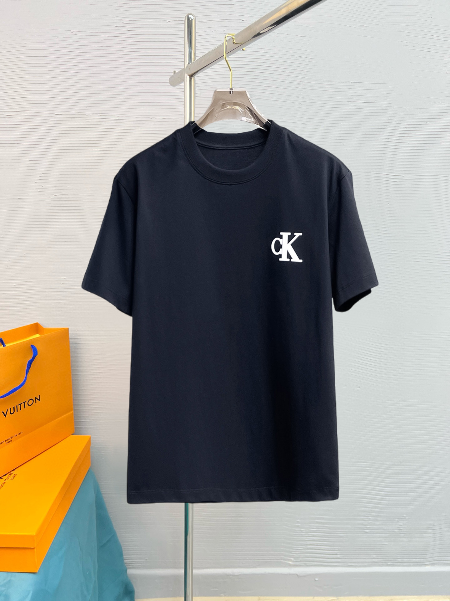 New Summer T-Shirts with Original Fabric Technology and Custom Hardware – High Quality!