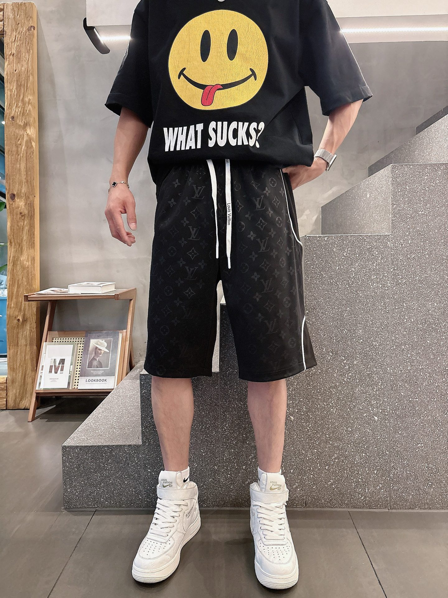 LV  三标齐全    2026夏季新款男士休闲短裤，高级定制面料透气面料 透气弹力舒适度极高，细节无可