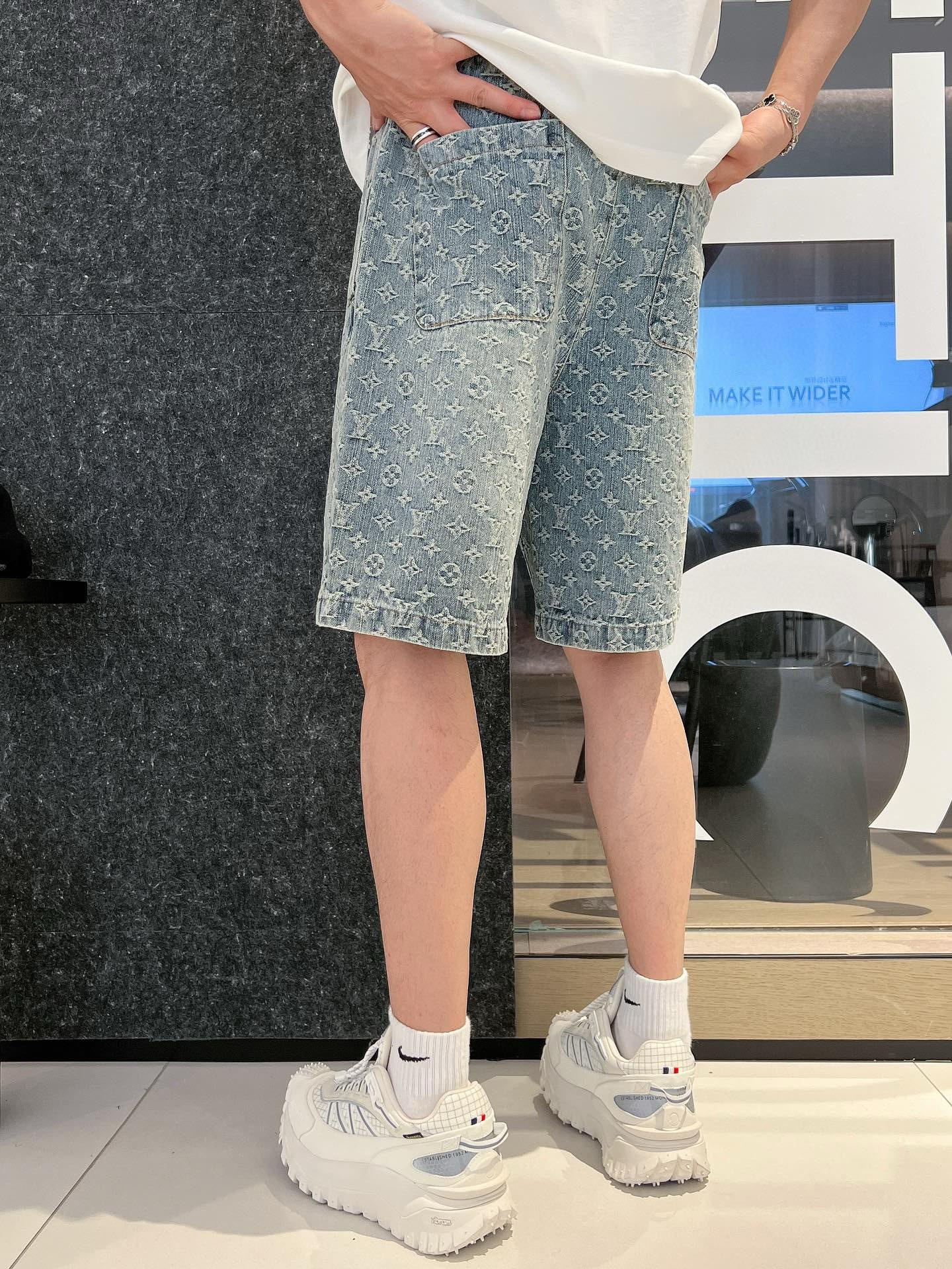 LV  三标齐全    2026夏季新款男士休闲短裤，高级定制面料透气面料 透气弹力舒适度极高，细节无可