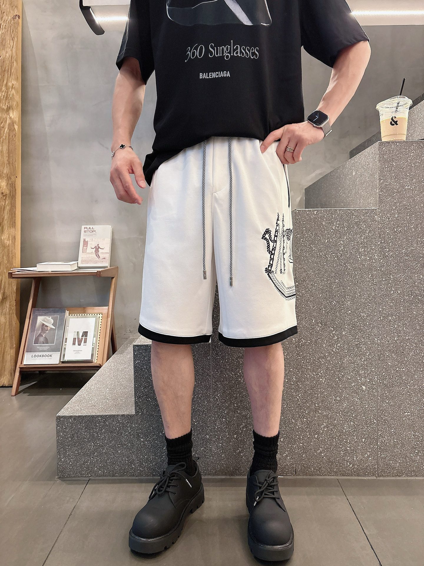蒙口   三标齐全 2026夏季新款男士休闲短裤，高级定制面料透气面料 透气弹力舒适度极高，细节无可挑剔