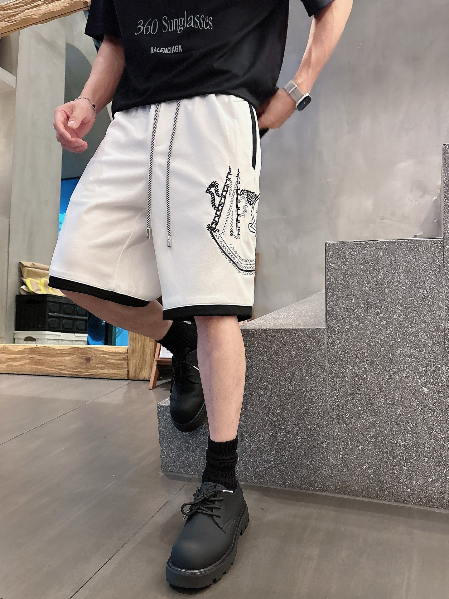 蒙口   三标齐全 2026夏季新款男士休闲短裤，高级定制面料透气面料 透气弹力舒适度极高，细节无可挑剔