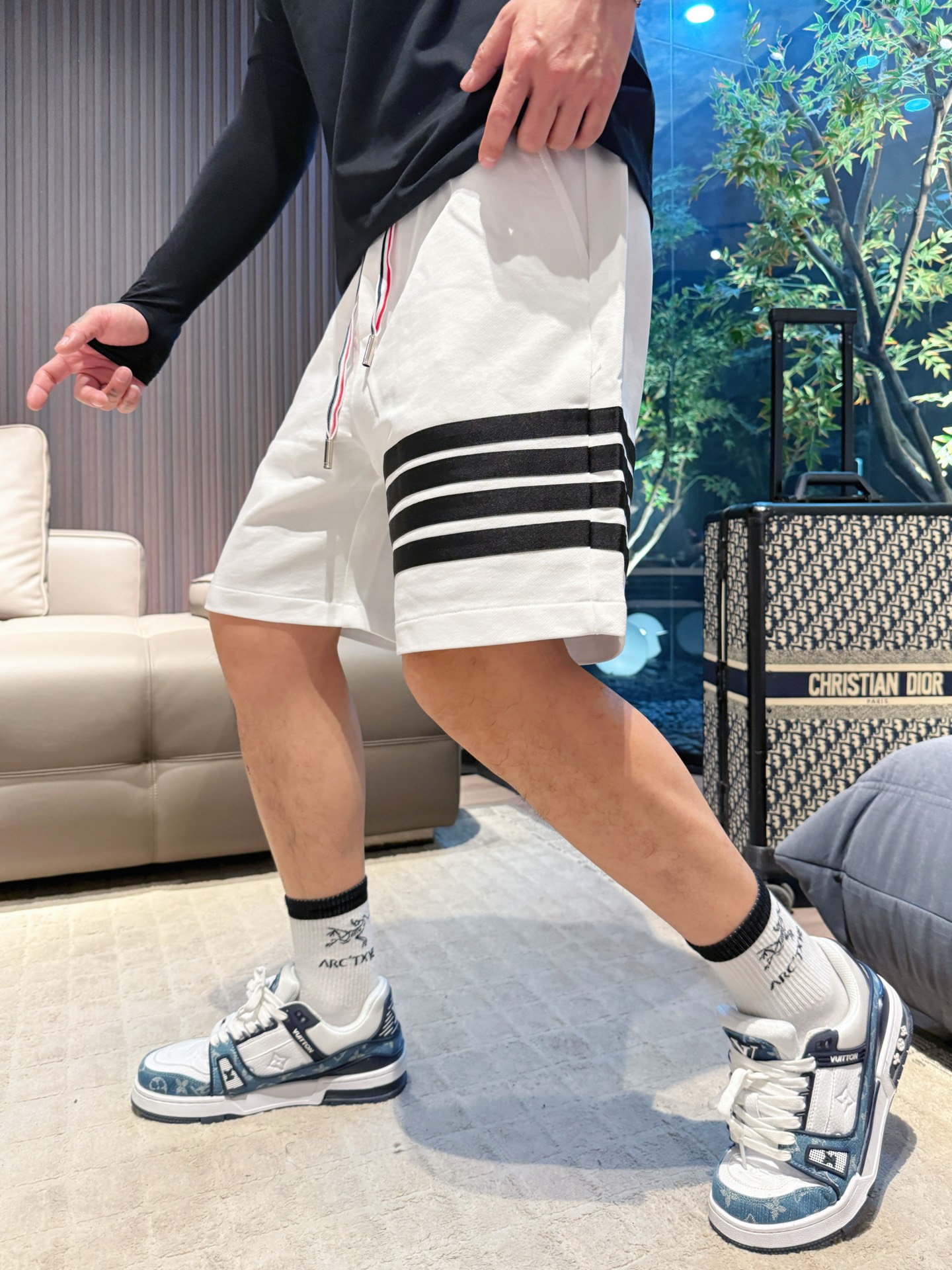 NO:413761,TB three standards are complete. 2025 summer new men's casual shorts, high-end custom fabric breathable fabric, extremely breathable, elastic and comfortable, impeccable details, top-level auxiliary materials, original logo design concept, delicate and soft feel!  The upper body style is excellent!  Size M-XXXL order to report height and weight, shorts, alexander wang19860909TB三标齐全 2025夏季新款男士休闲短裤,高级定制面料透气面料 透气弹力舒适度极高,细节无可挑剔,顶级辅料配备,原版logo设计理念,手感细腻柔软！上身版型超赞！尺码M-XXXL下单报身高体重,,shorts,alexander wang,Men's clothing