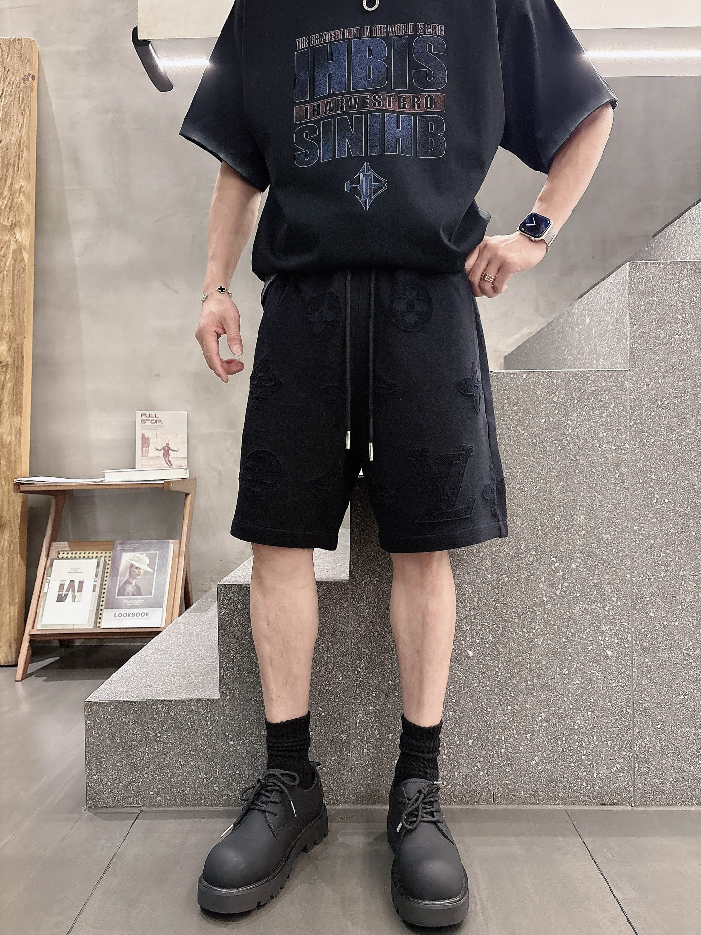 LV  三标齐全 2026夏季新款男士休闲短裤，高级定制面料透气面料 透气弹力舒适度极高，细节无可挑剔，