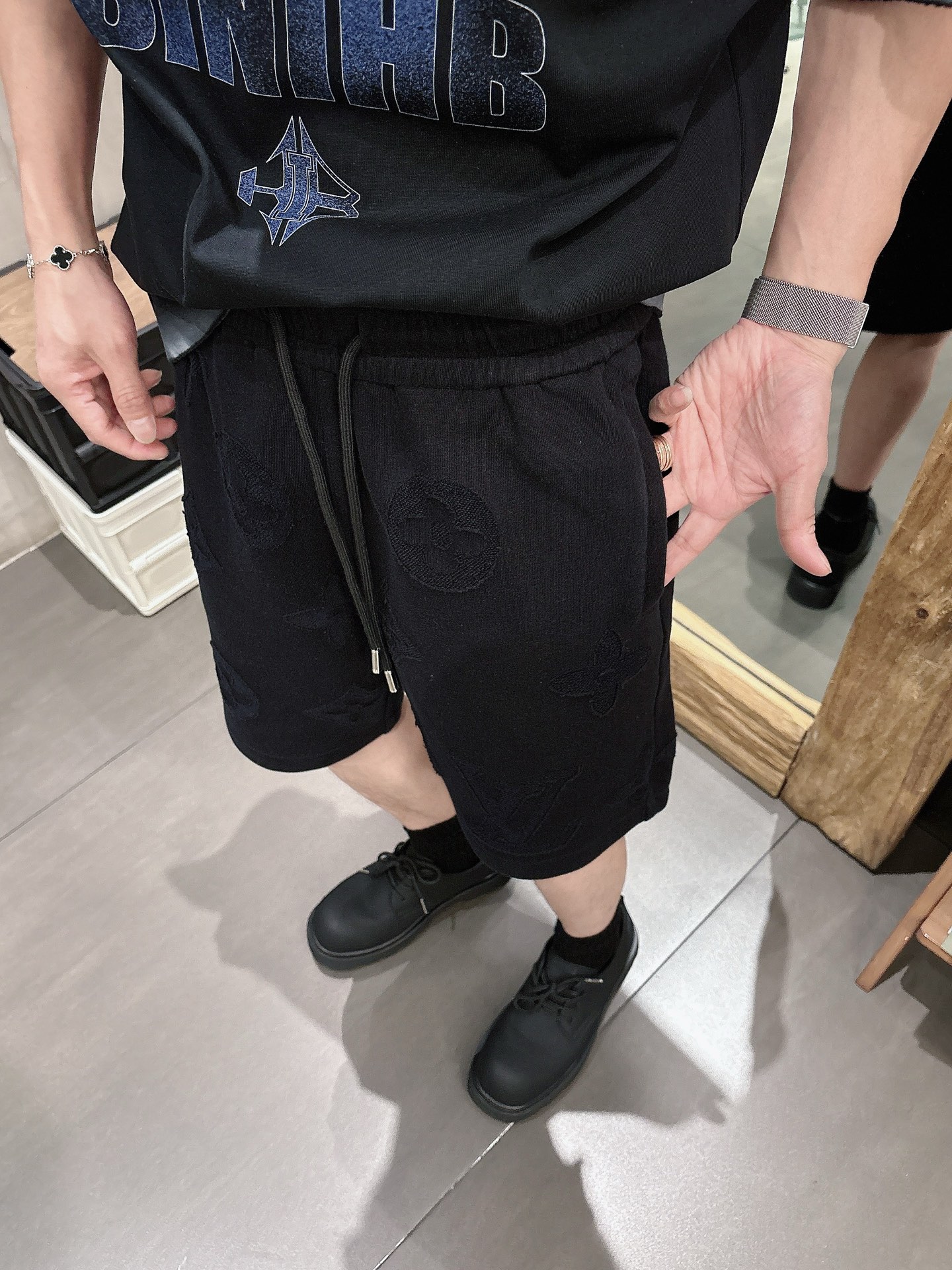 LV  三标齐全 2026夏季新款男士休闲短裤，高级定制面料透气面料 透气弹力舒适度极高，细节无可挑剔，