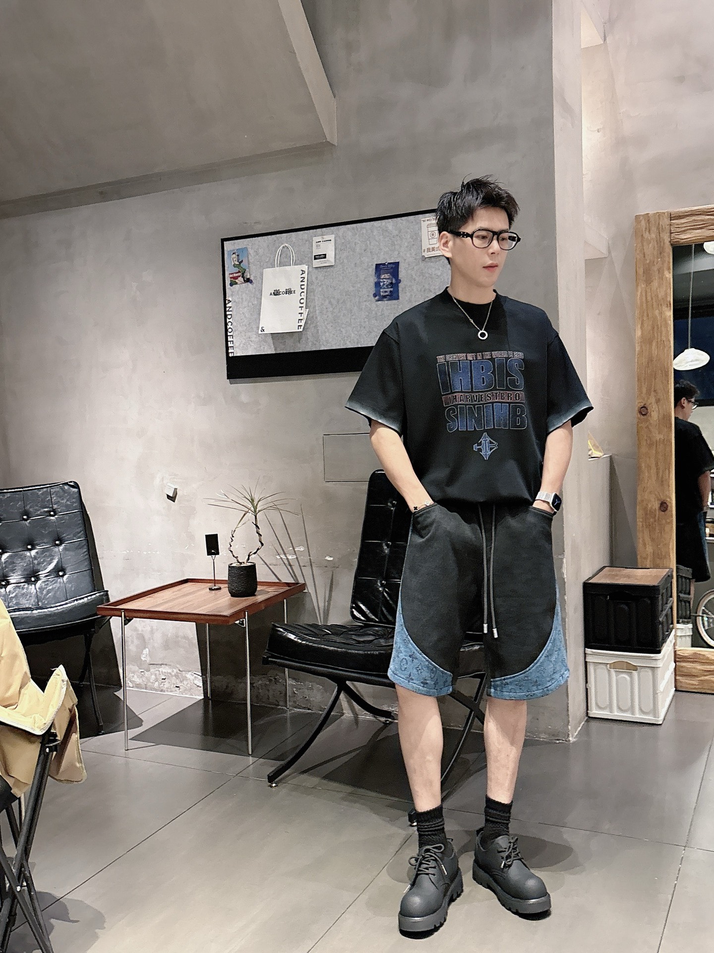 LV   三标齐全 2026夏季新款男士休闲短裤，高级定制面料透气面料 透气弹力舒适度极高，细节无可挑剔